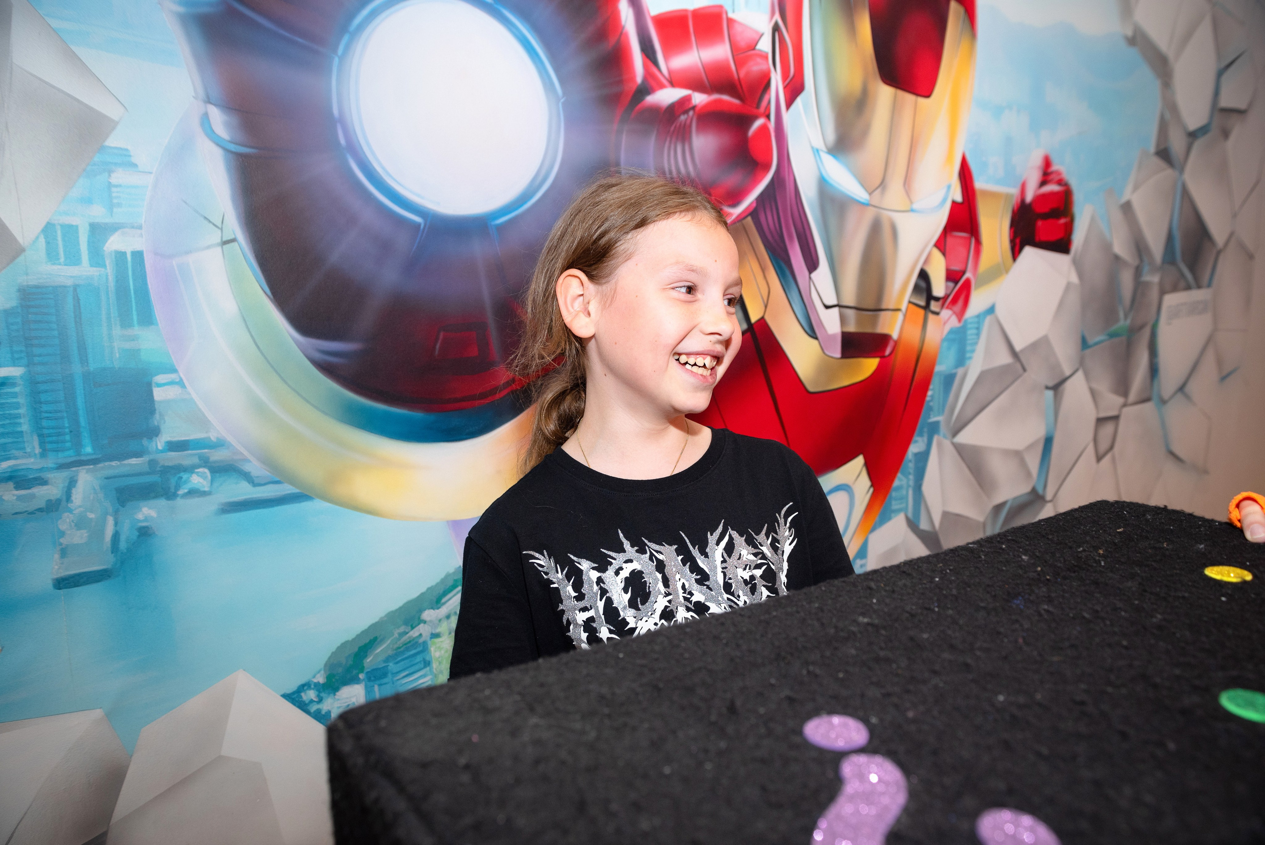 Профессиональный фотограф из Сургута/Нефтеюганска запечатлевает живое настроение и радость детско-подростковых праздничных мероприятий, включая дни рождения, выпускные вечера и семейные торжества.