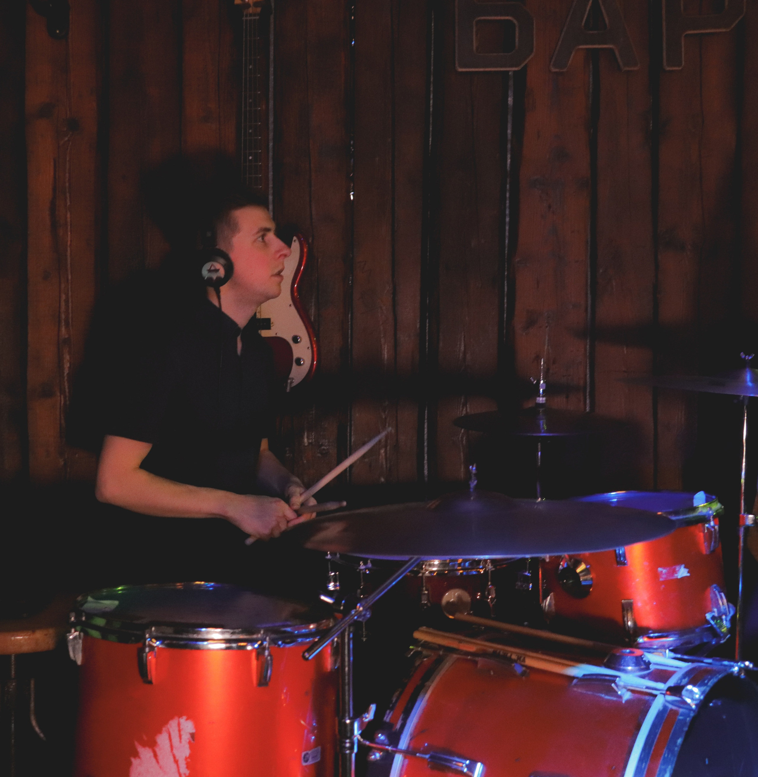 Концерт рок-группы. Фотограф репортажей и стритфотосессий в Москве Людмила Смирнова