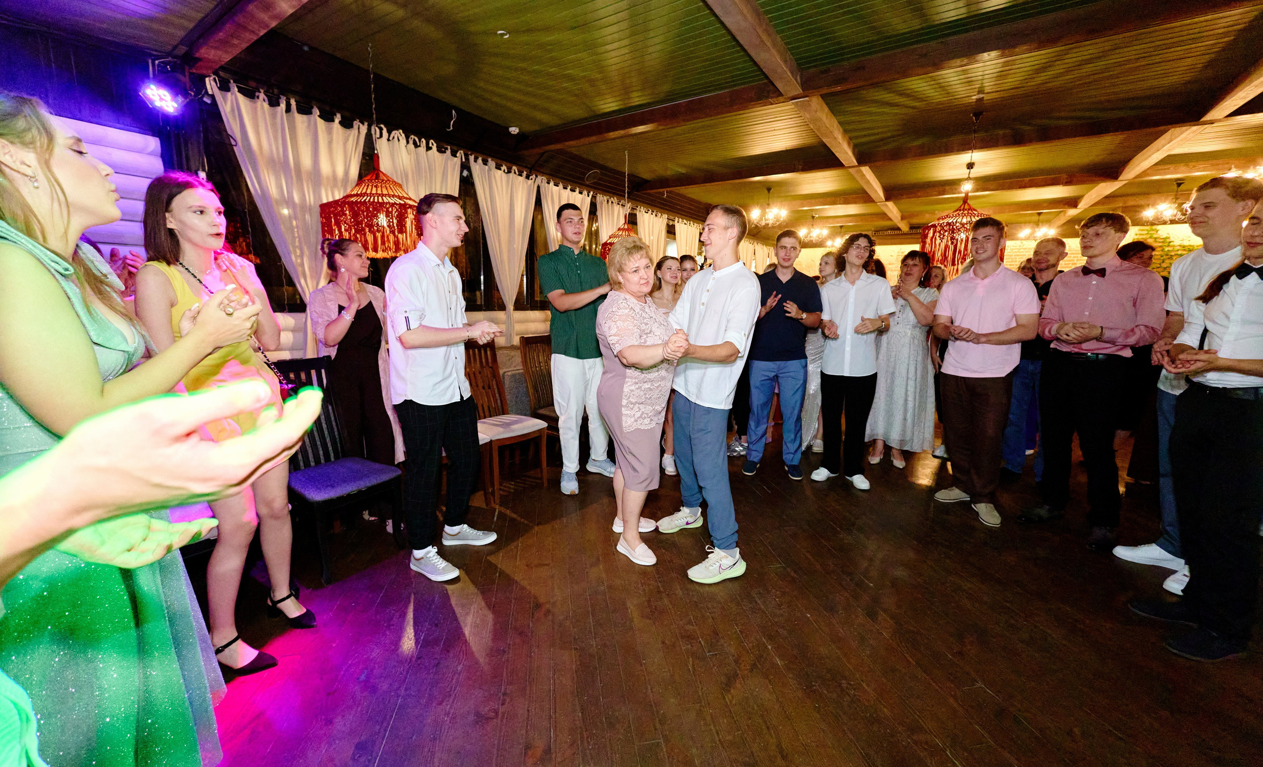 Выпускной 35 Сош. Фотограф Выпускные альбомы Таганрог Сергей Коробченко