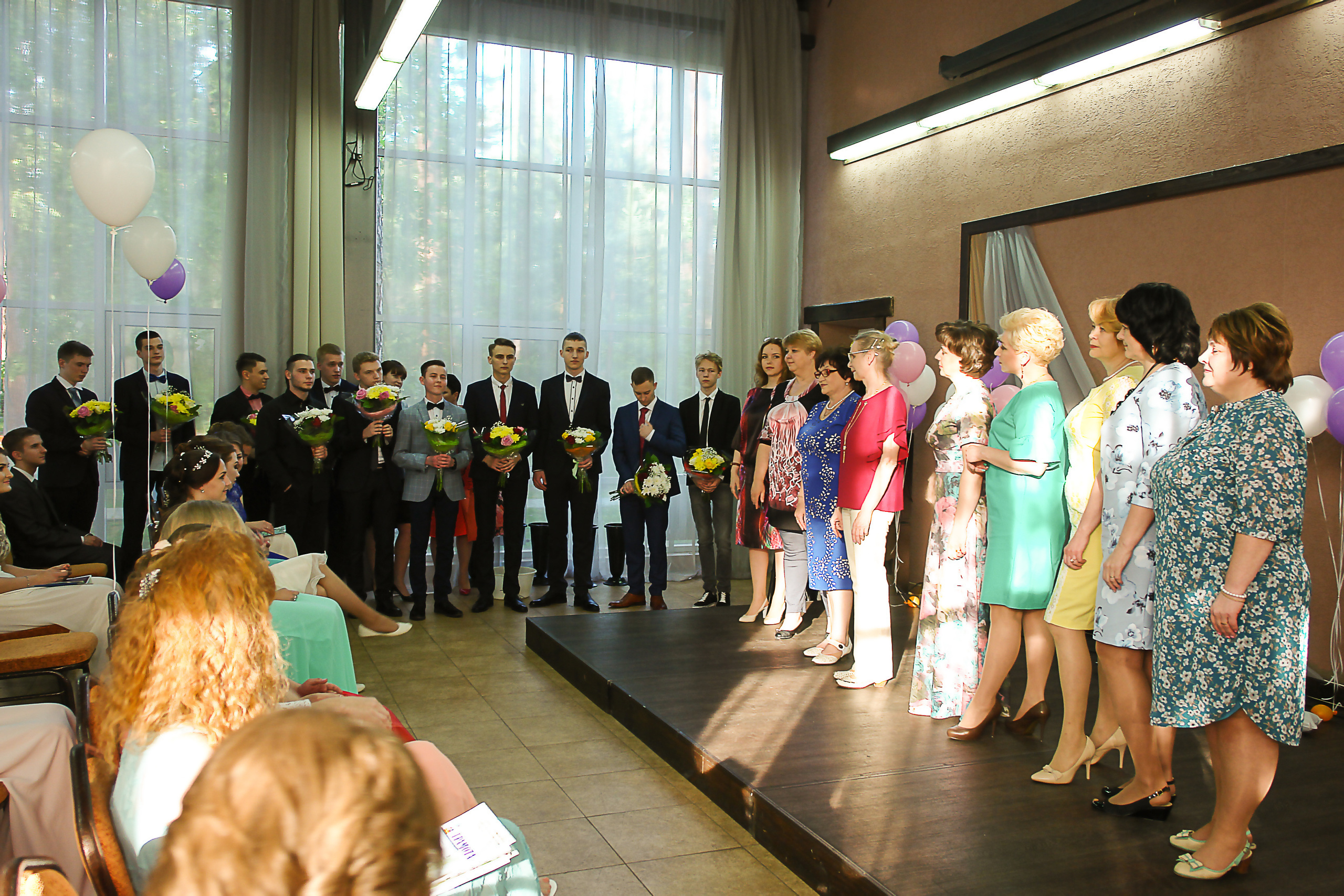 Фотосъемка в детском саду фотосъемка в школе Дипломы Выпускник Фотопла. Фотосъемка в детском саду и школе. Фотоальбомы и фотокниги ВЫПУСКНИК