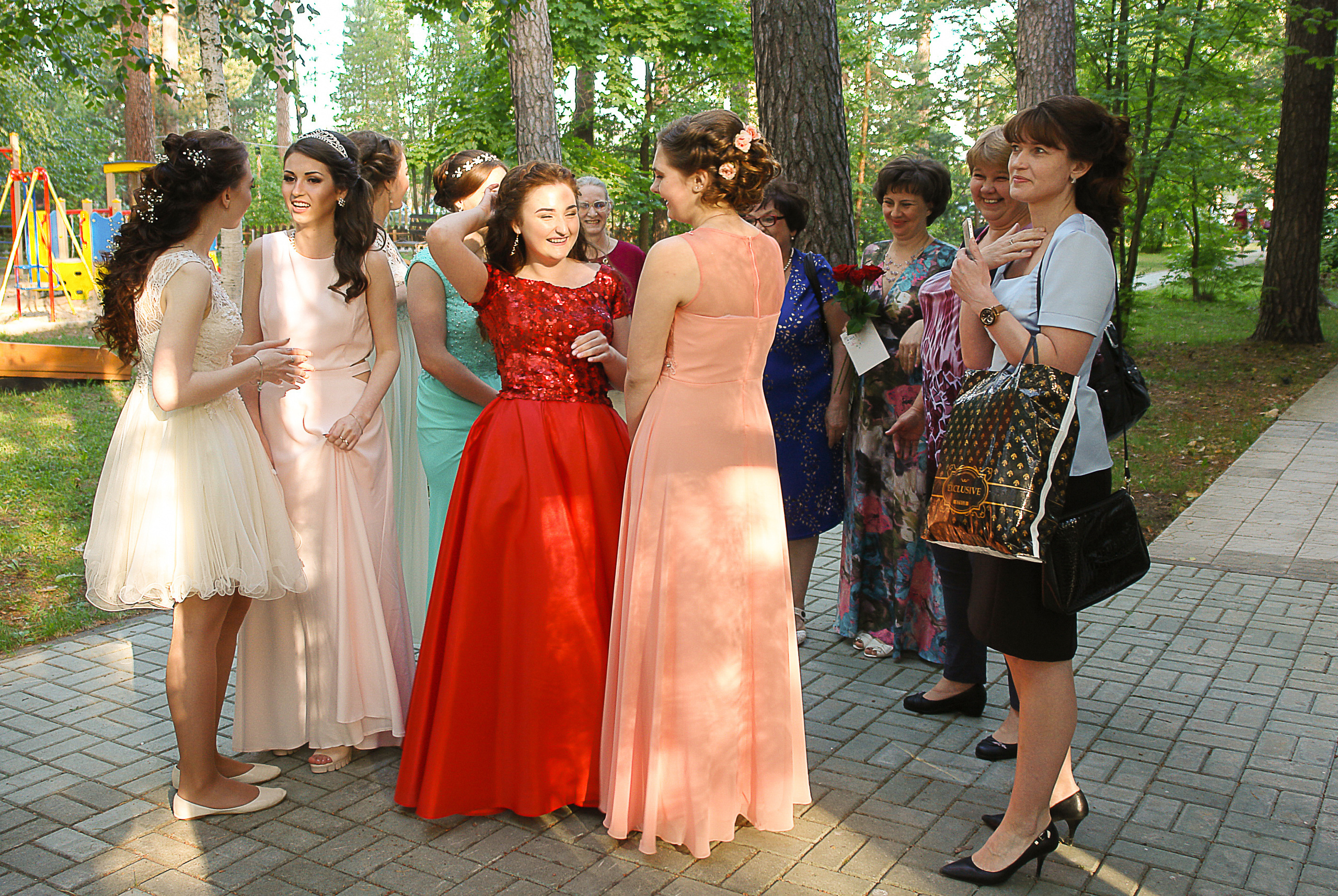 Фотосъемка в детском саду фотосъемка в школе Дипломы Выпускник Фотопла. Фотосъемка в детском саду и школе. Фотоальбомы и фотокниги ВЫПУСКНИК