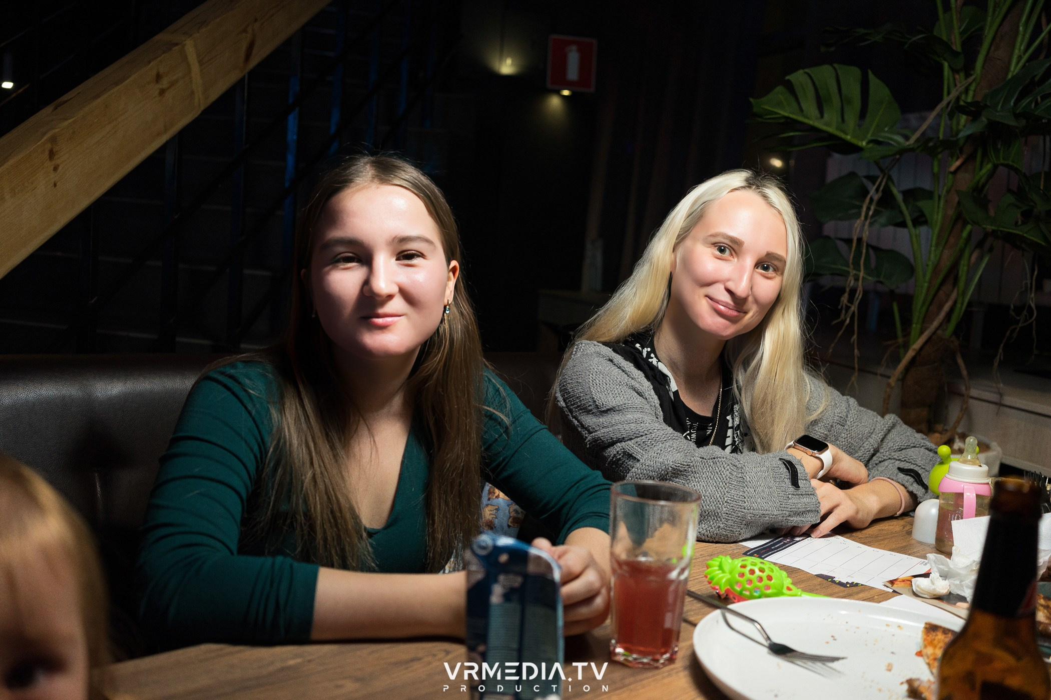 Эйнштейн Party в баре «Друзья»