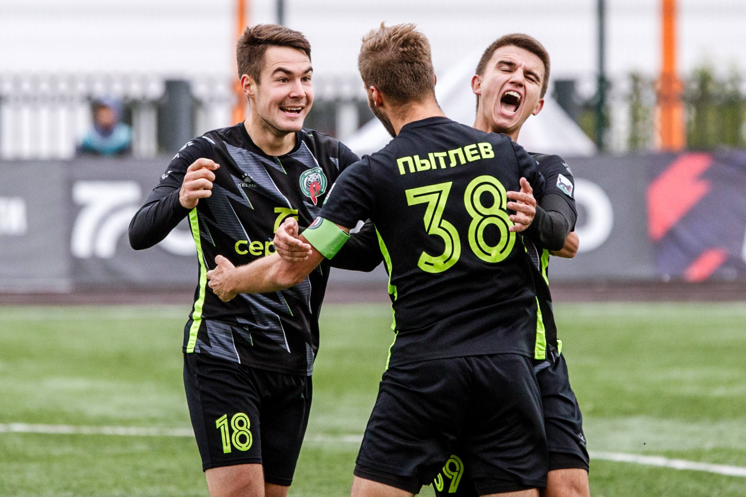 Первенство России по футболу LEON-Вторая лига Б | ФК Иркутск — Космос (Долгопрудный) | 14.09.25. Фотограф в Иркутске Евгения Айвазова