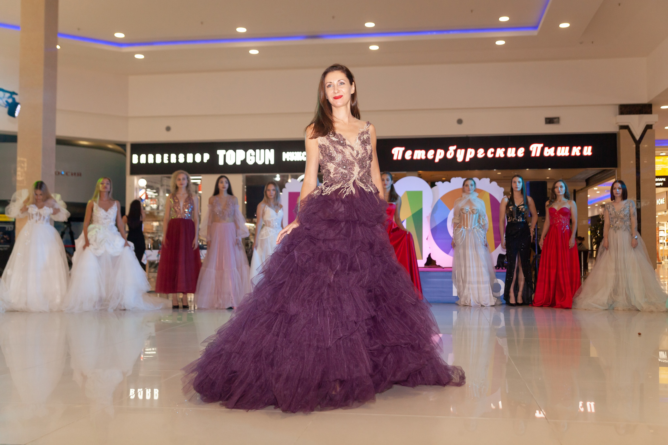 ТЦ РИО. Показ коллекций российских дизайнеров. Портретный фотограф в СПб Ирина Маринина