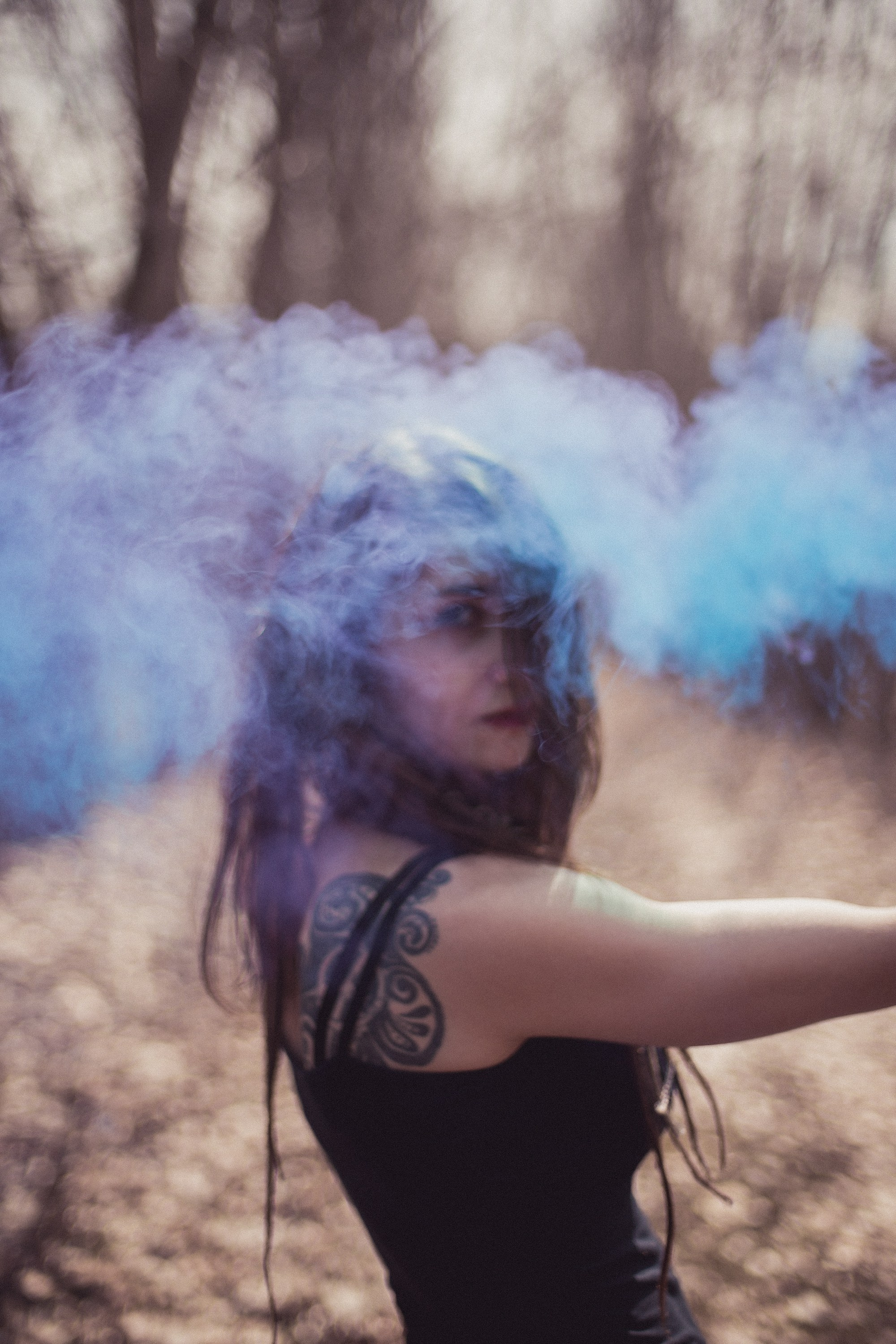 Ксения / лес / Алматы. Фотограф Наталья Гончарова. Снимаю живые портреты в Алматы