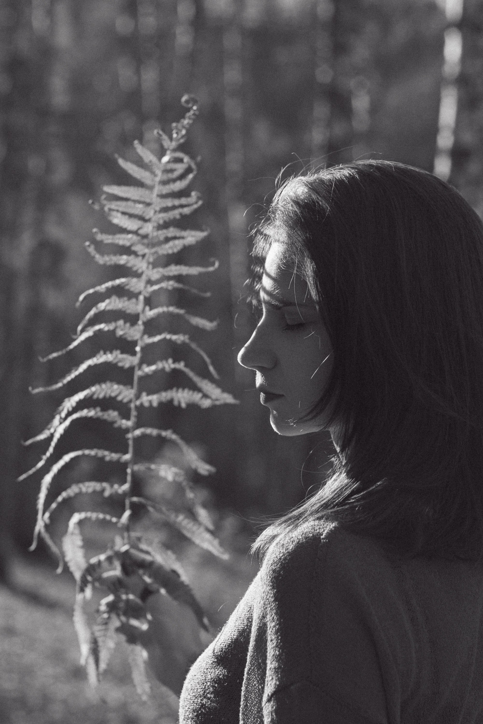 Ксения и папоротник / Ак-Кайын. Фотограф Наталья Гончарова. Снимаю живые портреты в Алматы