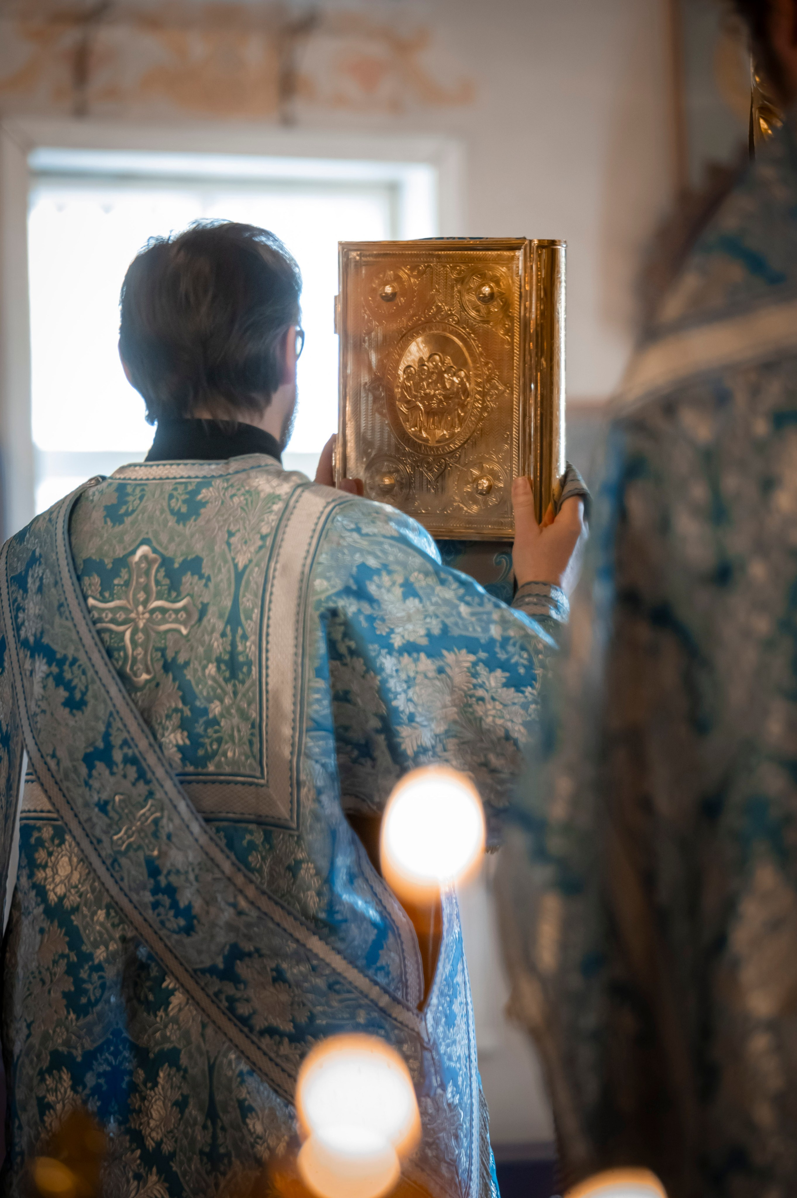 Богородский храм. Благовещение. Божественная Литургия. Антон и Татьяна Денисенко — В храме