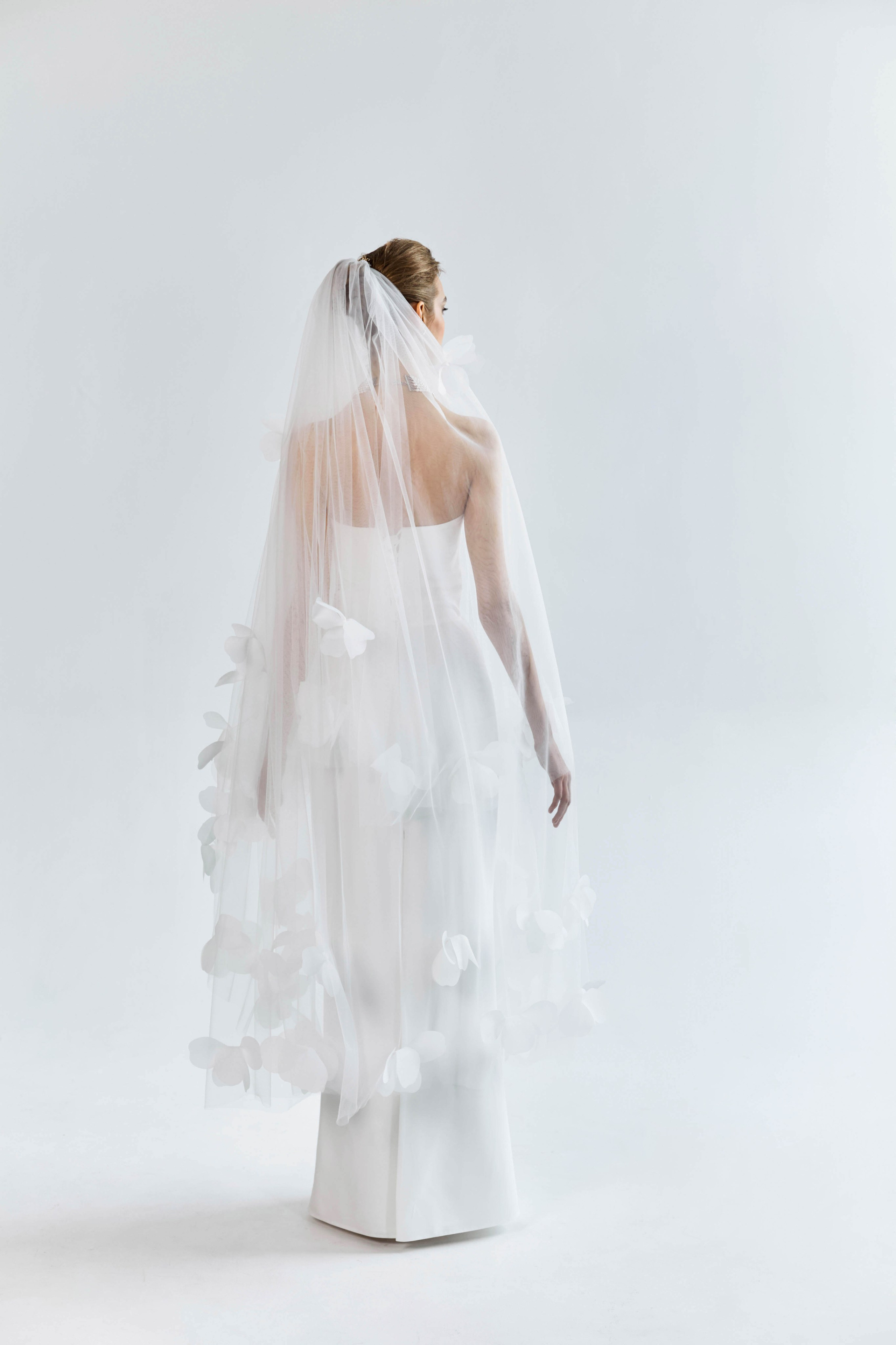 Сара. Свадебный салон-ателье Бонжур в Минске Bonjour