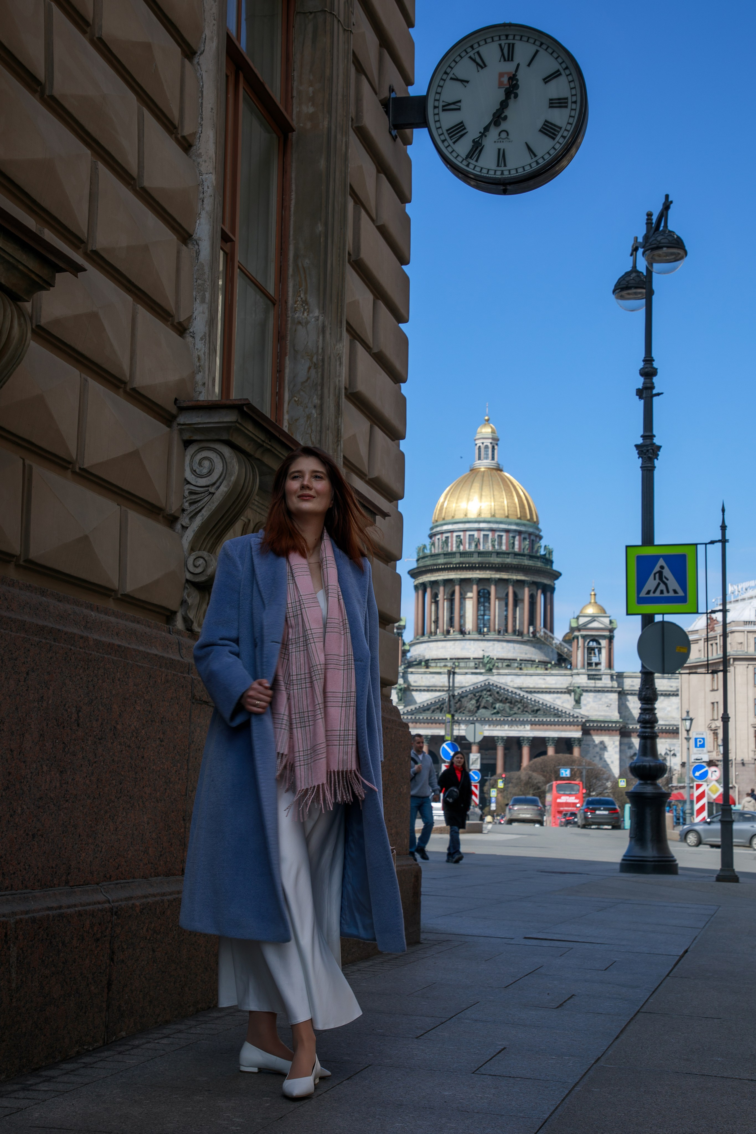 Прогулка у Исаакиевского собора с Александрой. Фотограф в Санкт-Петербурге Таня Михайлова