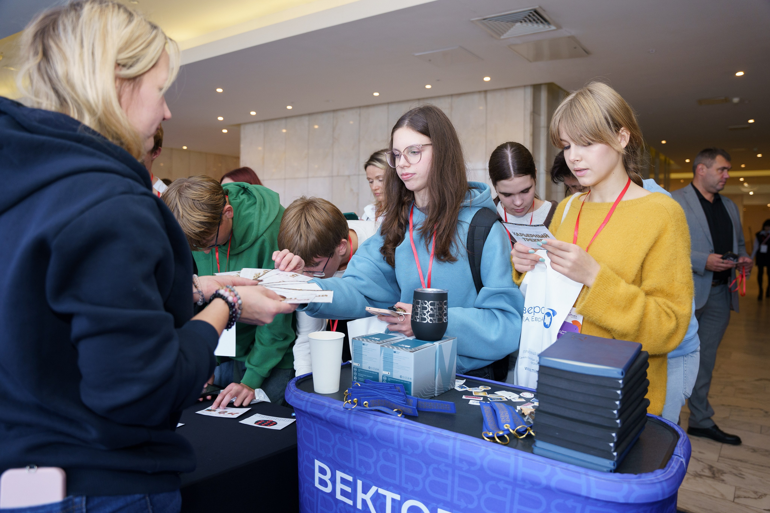 Всероссийский чемпионат по предпринимательству «ПромТехноЛига». Макарова Ольга, фотограф. Студия выпускных альбомов и Креативного пространства для детей в Санкт-Петербурге