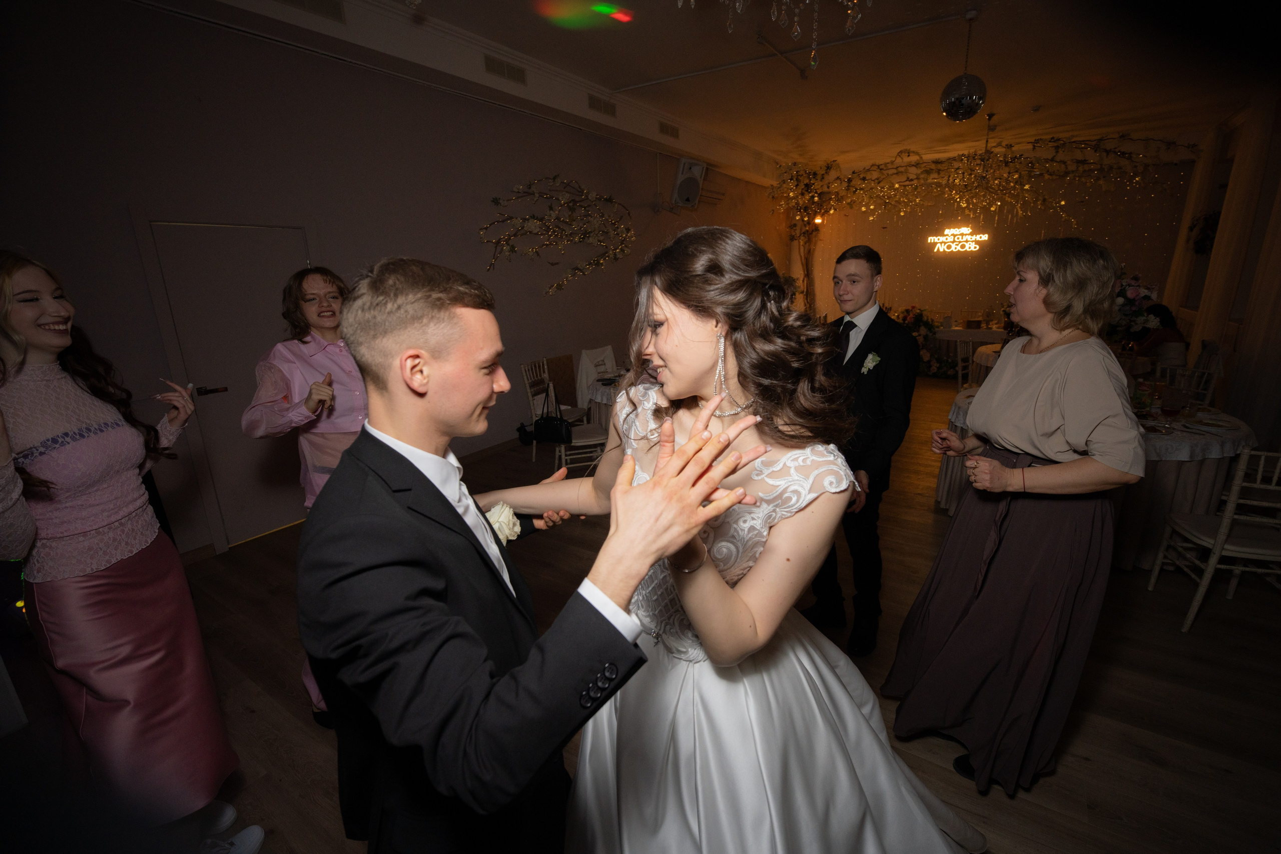 Полная свадьба, свадебная серия свадебного фотографа Александра Невского. Свадебный фотограф Александр Невский в Санкт-Петербурге