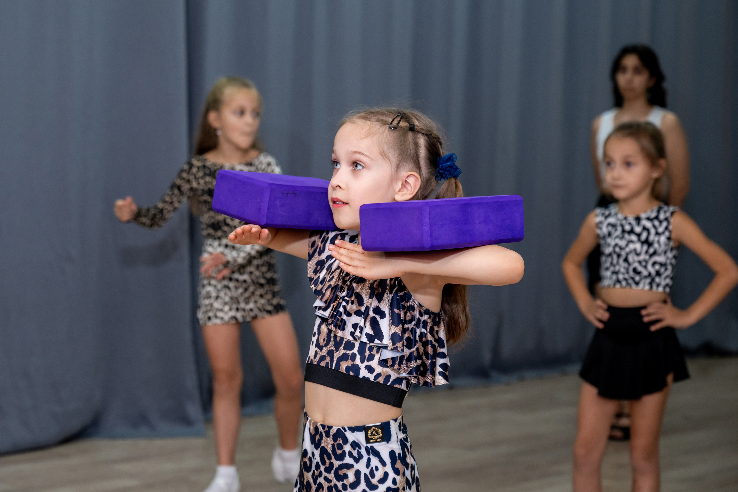 Группа 7-11 лет первый и второй год обучения. КонТакт — спортивные бальные танцы в Москве
