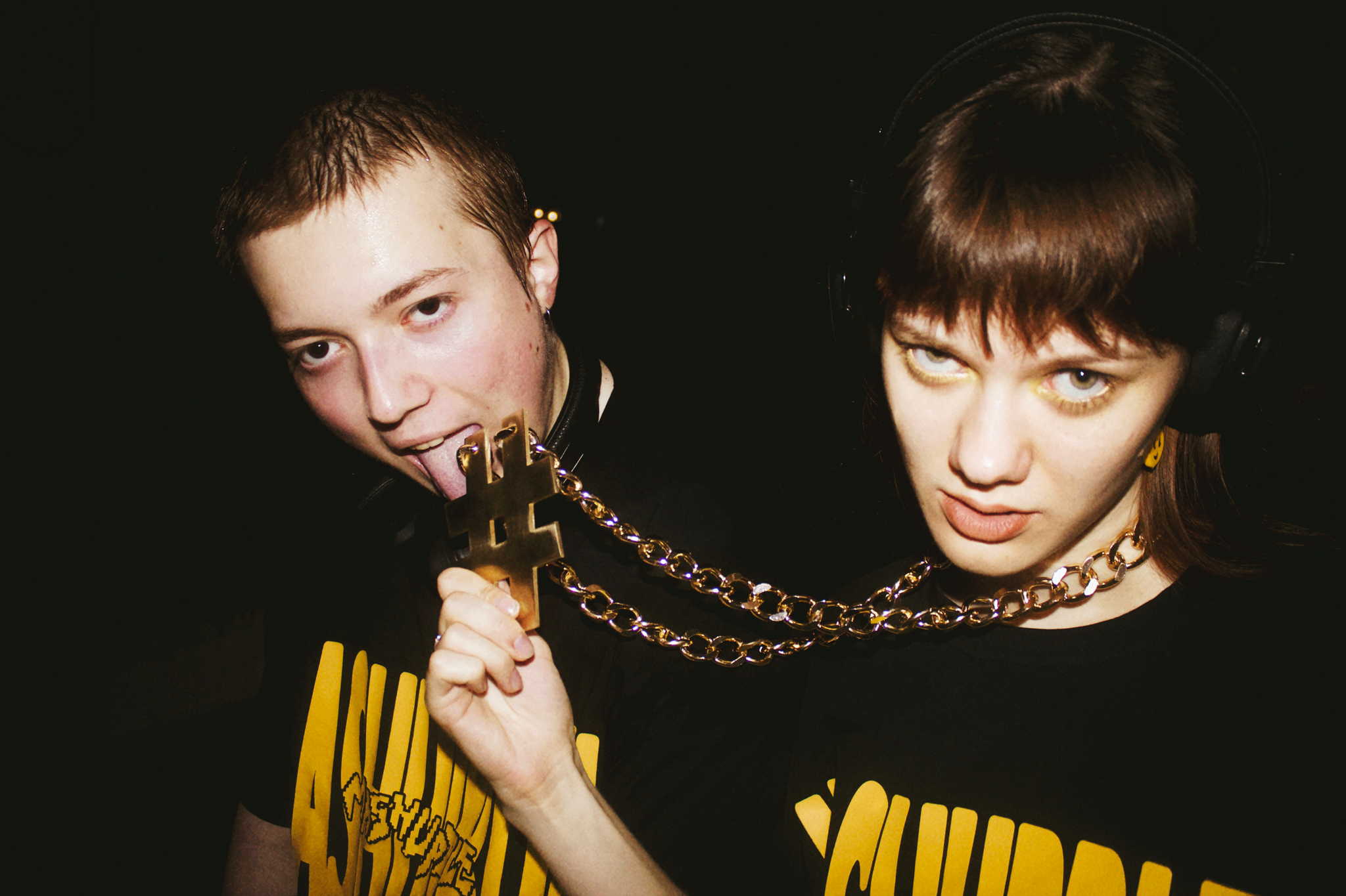 Съемка мерча MASHUPBLE. Концертный и портретный фотограф в Москве Соня Спросонья