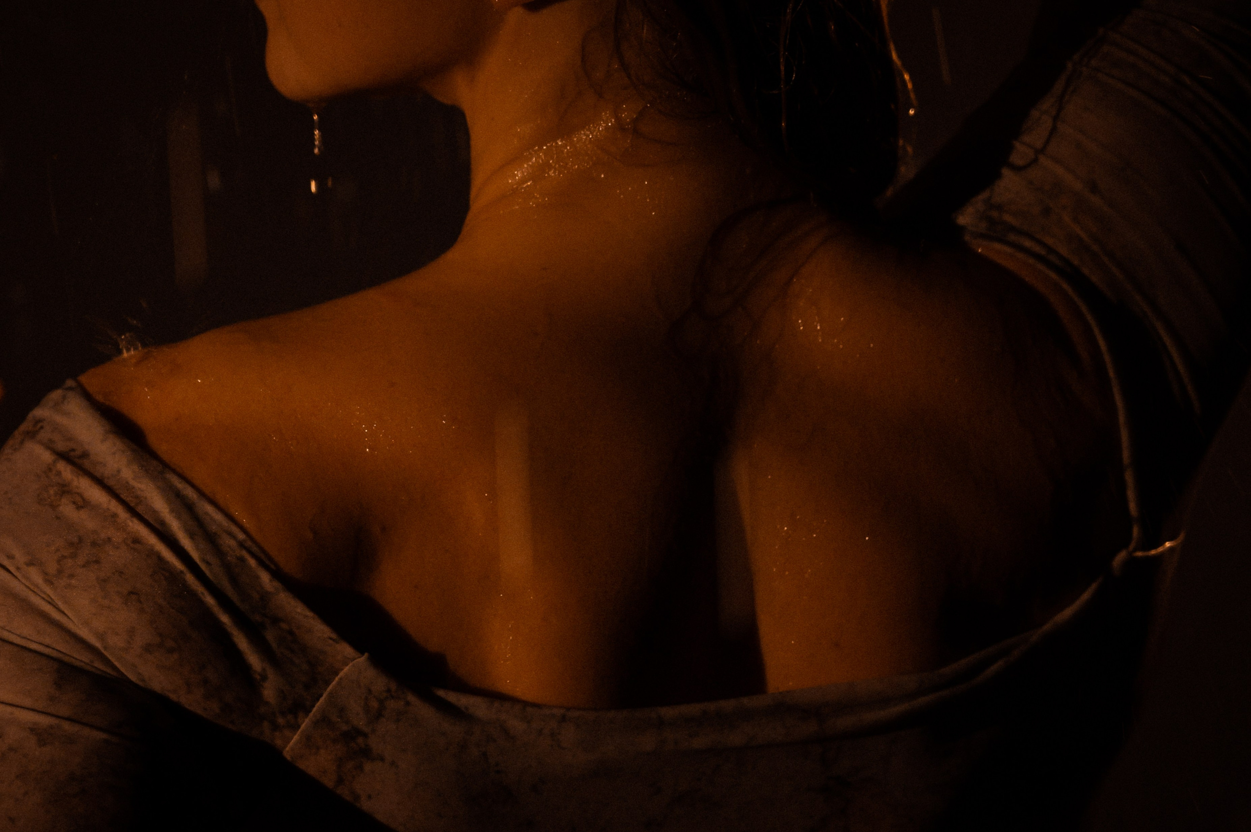 Фото проект "Женщина-стихия" представленный на выставке в Дюссельдорфе Германия июль 2025 года. Спортивный фотограф в Москве Фадеева Ирина. Соревнования, турниры, чемпионаты по танцам. отчетные концерты, съемка под водой