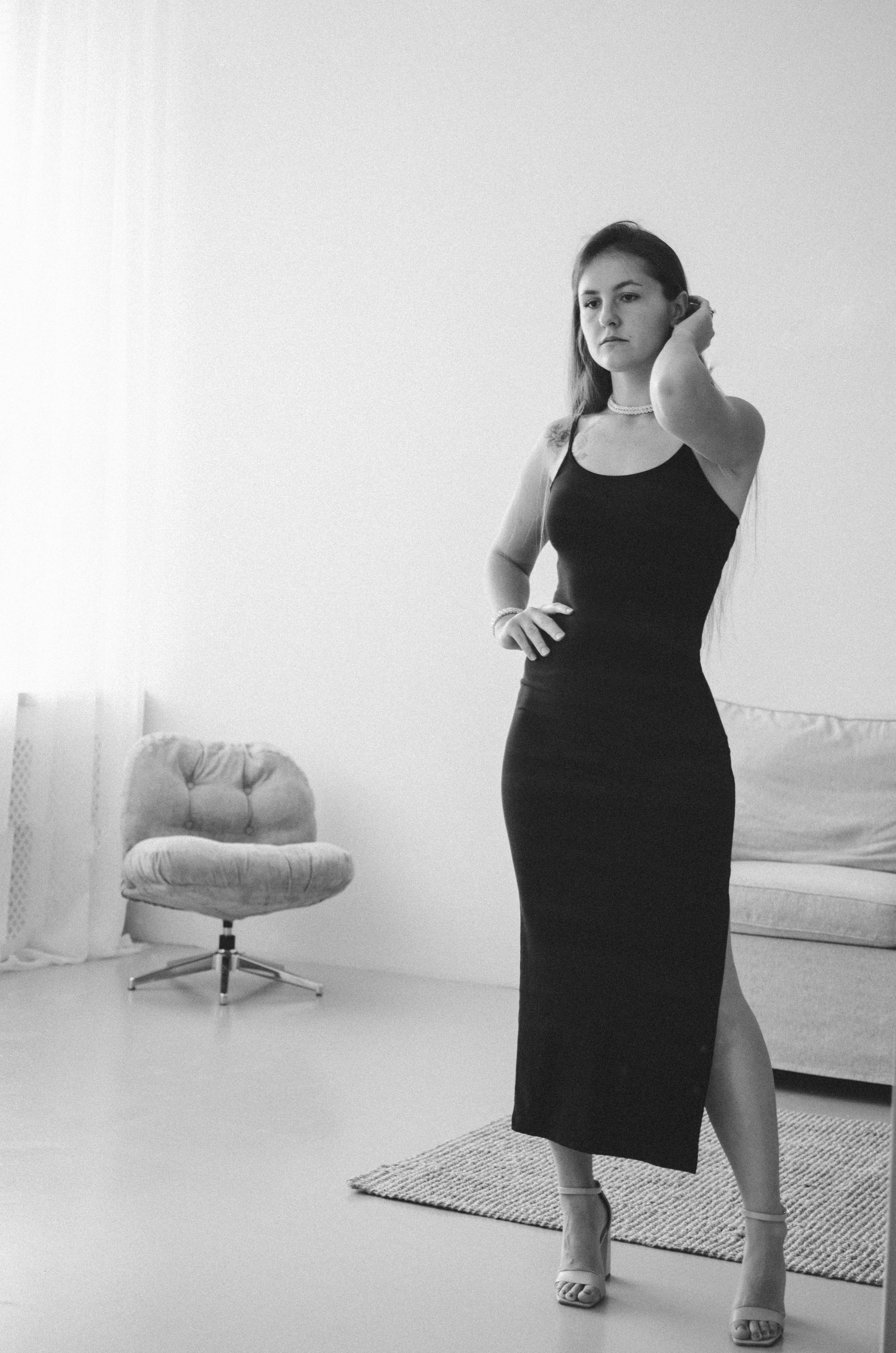 Черно белая фотография в фотостудии