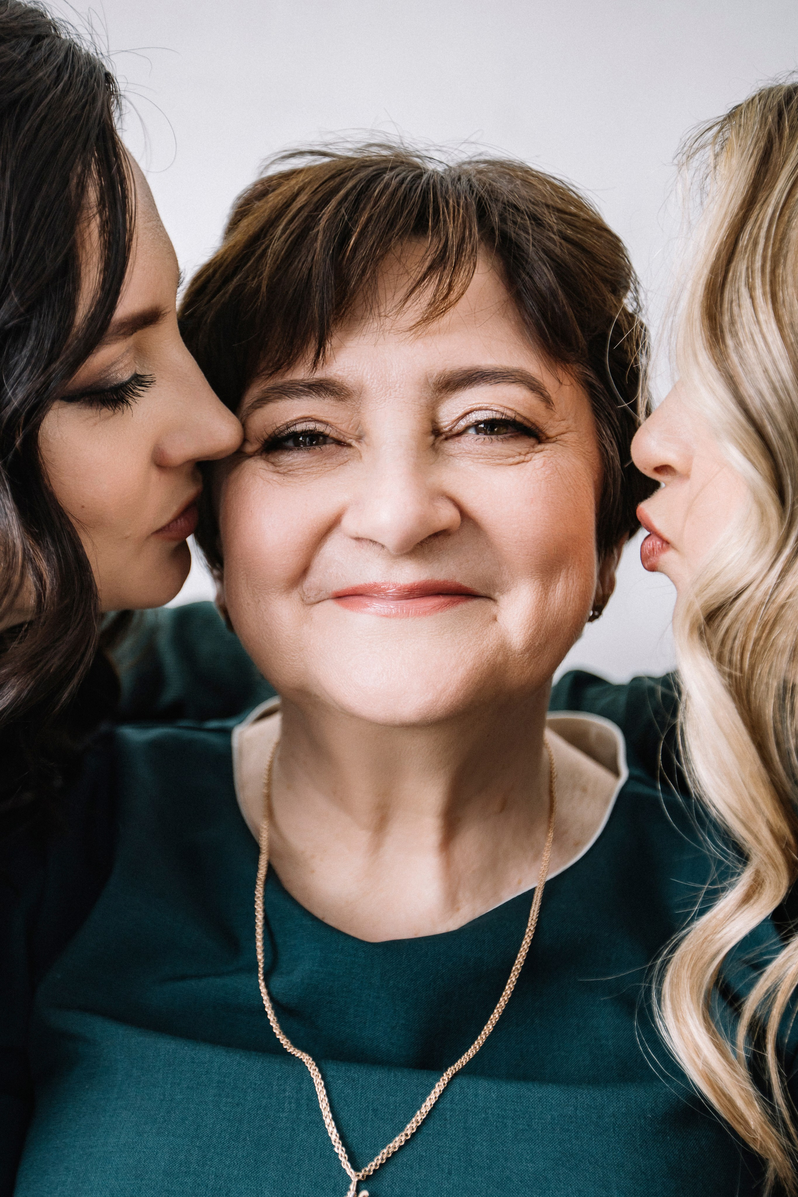 Настя, Маша и Мама. Главная