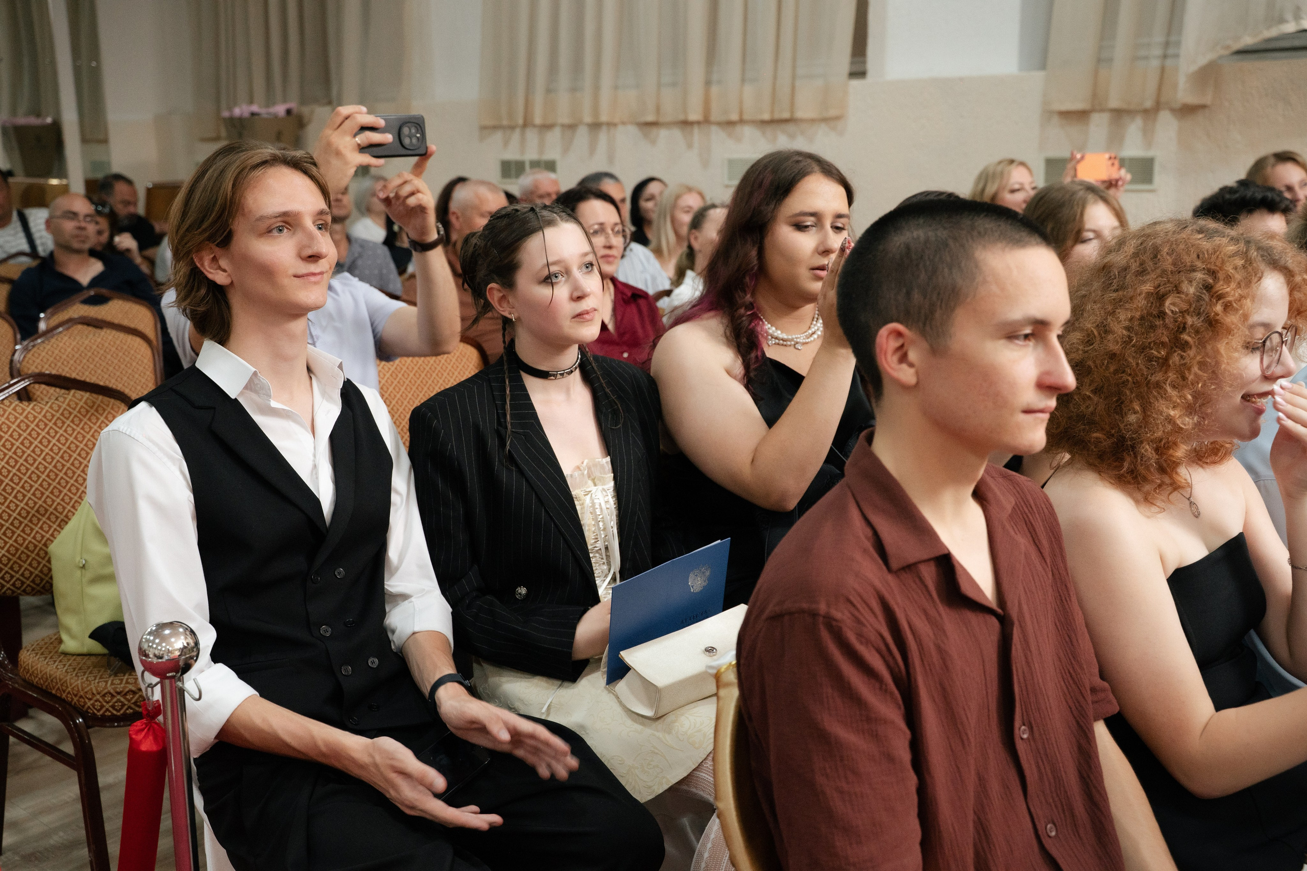 40 Школа 11 класс вручение аттестатов. Выпускные альбомы Натальи Бутко: Новороссийск, Анапа, Геленджик