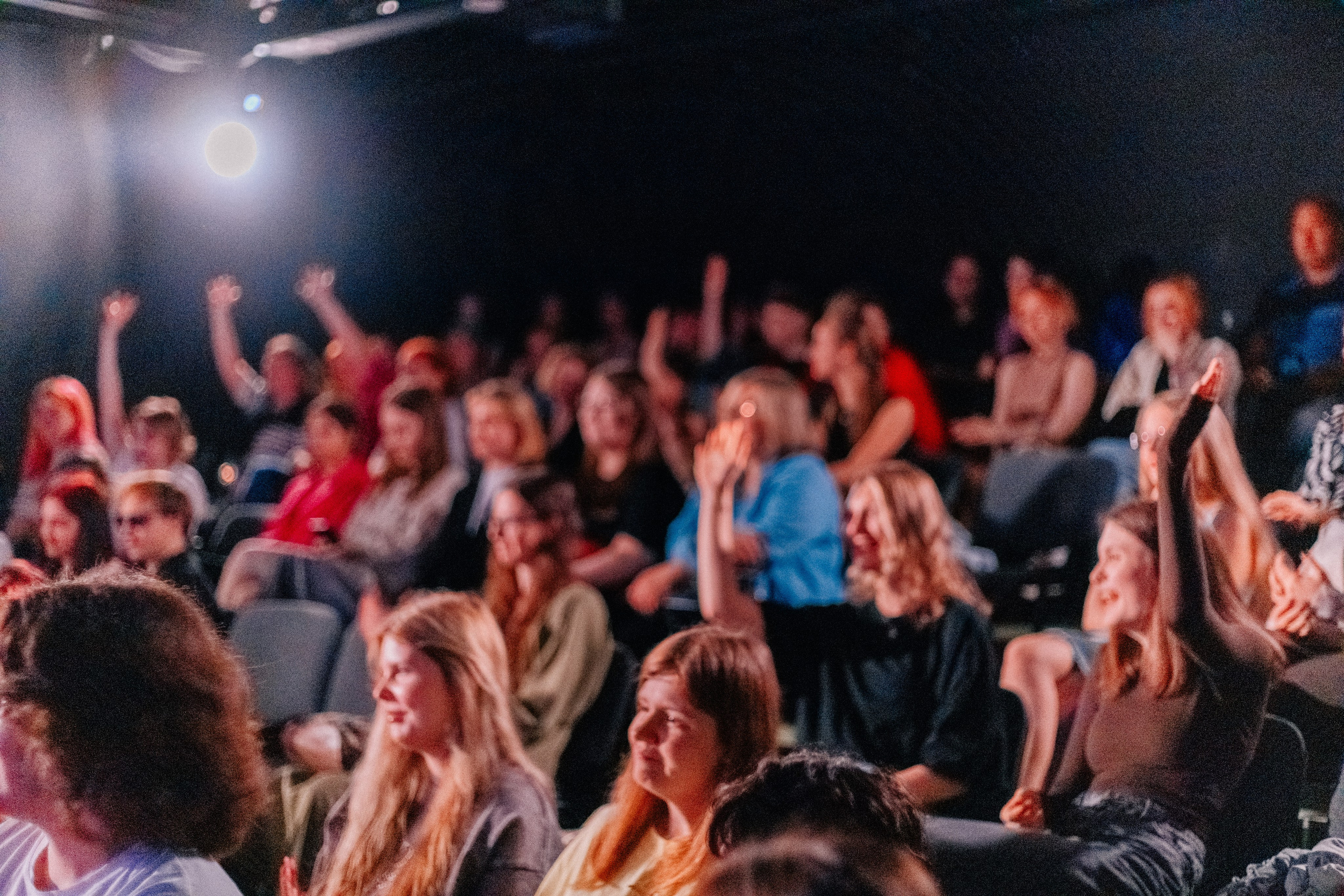 Квартирник «За пределами сюжета». Концертный фотограф Аля Рашпиль