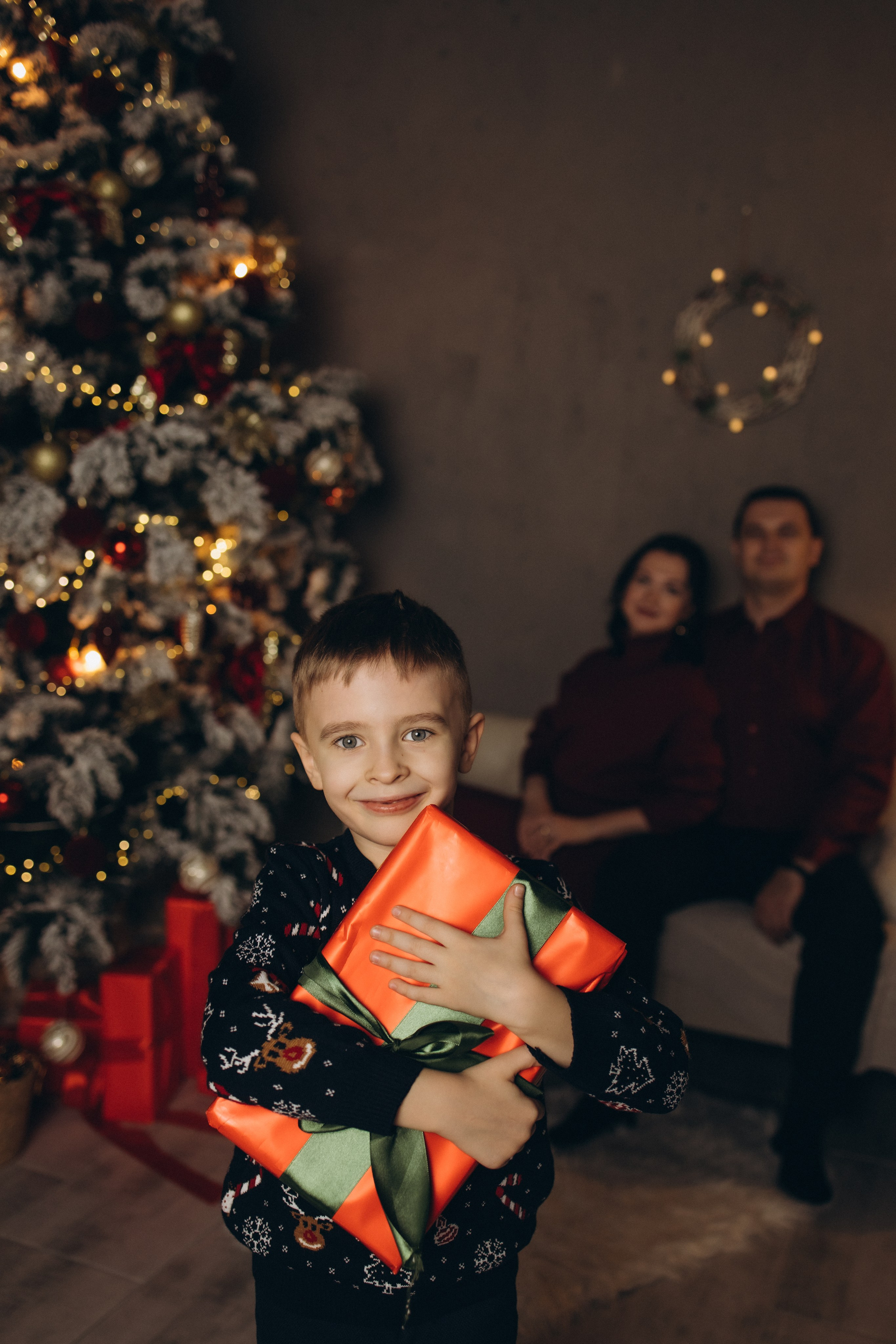 Новогодняя семейная студийная фотосъемка (29.12.2024)г.Обнинск (Калужская обл.). Надежда Стар семейный и церковный фотограф в Жукове и Калужской области