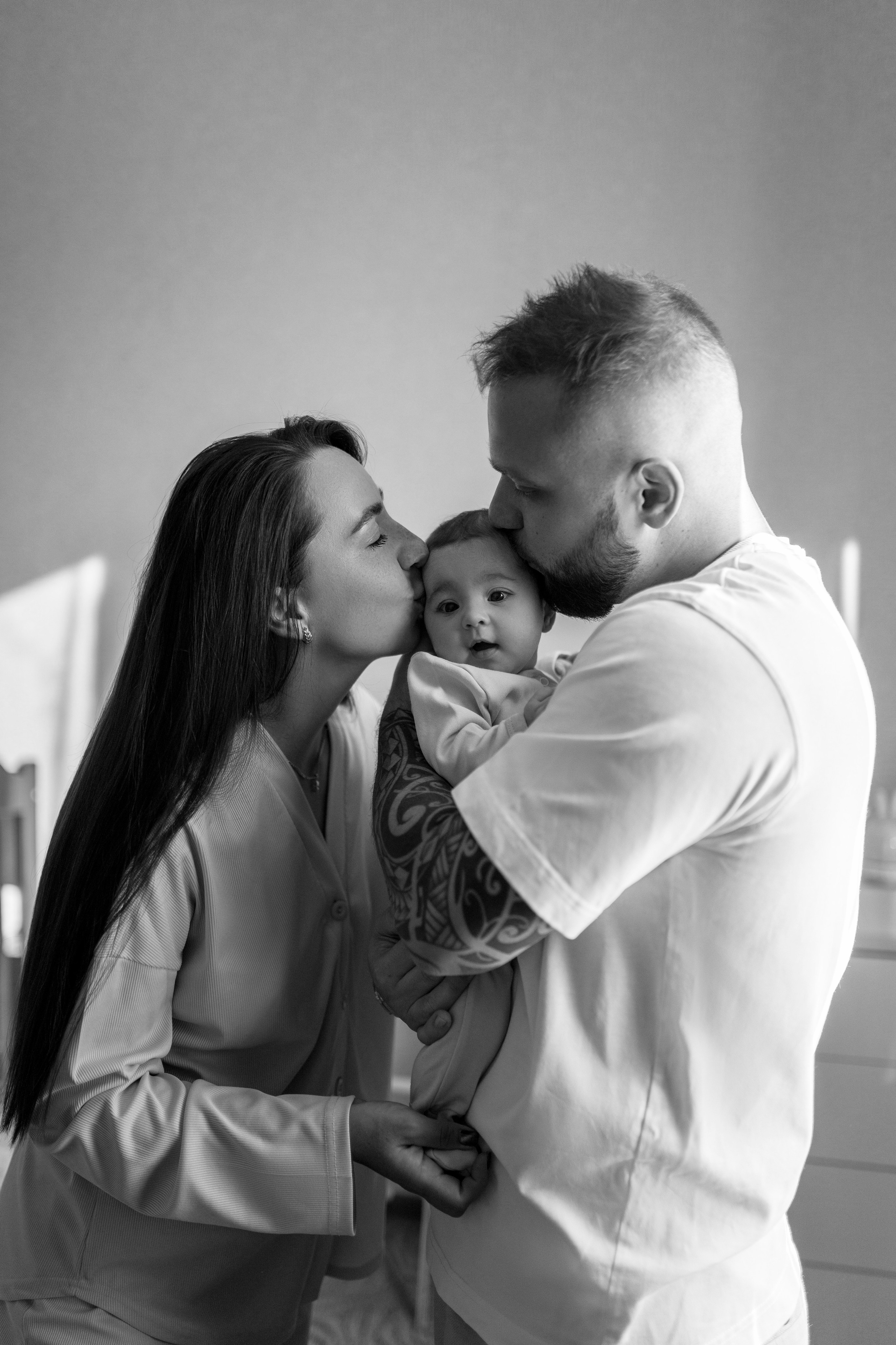 | ПЕРВЫЕ МГНОВЕНИЯ |