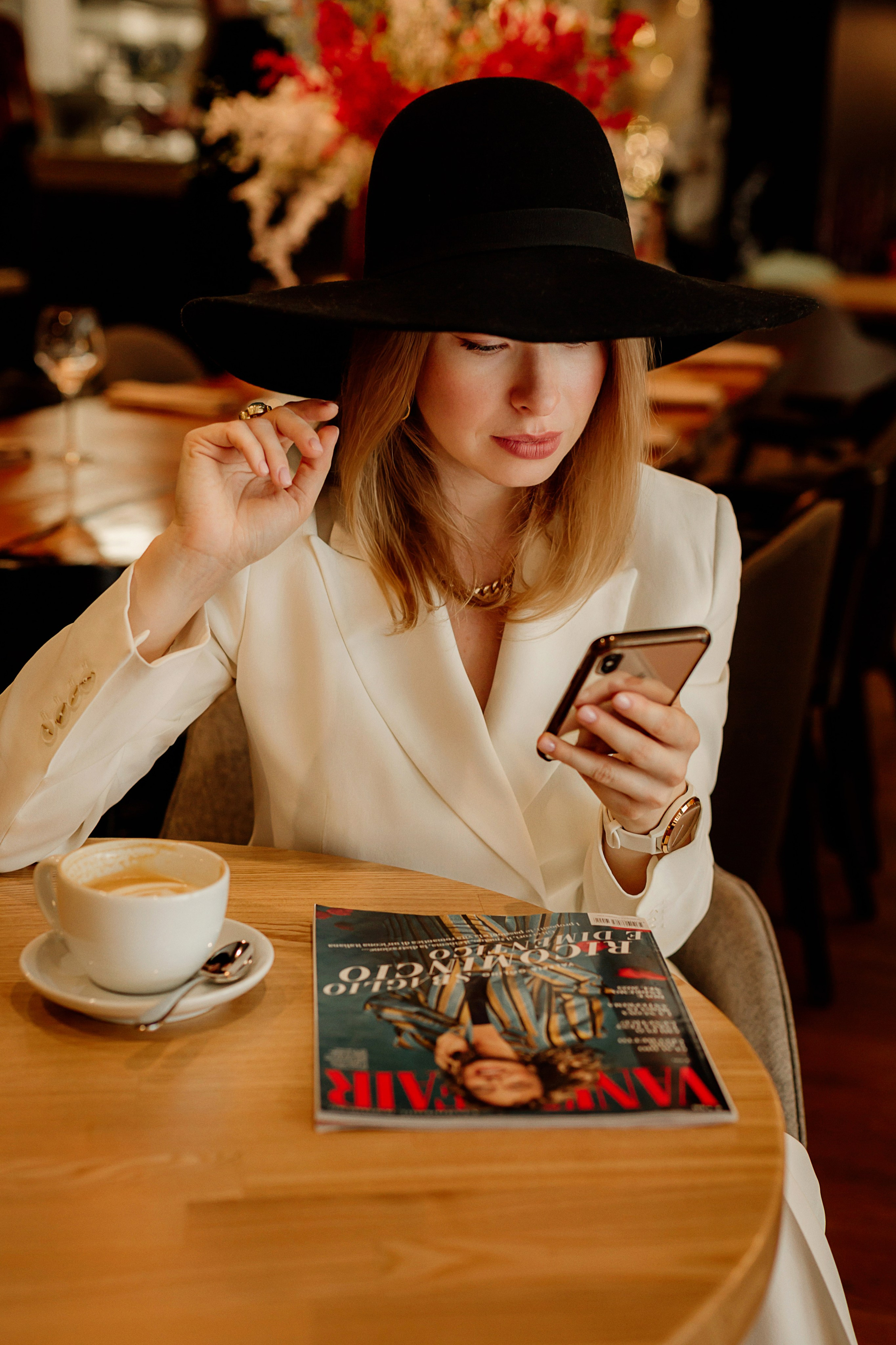 Марина съемка в ресторане. Деловая и Бизнес съемка в  Москве Инесса Грушко