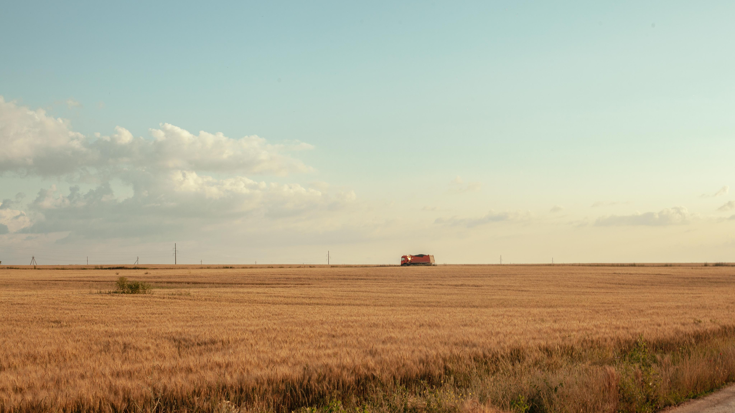 Дом у дороги / тропами детства /. Фотография, как она есть