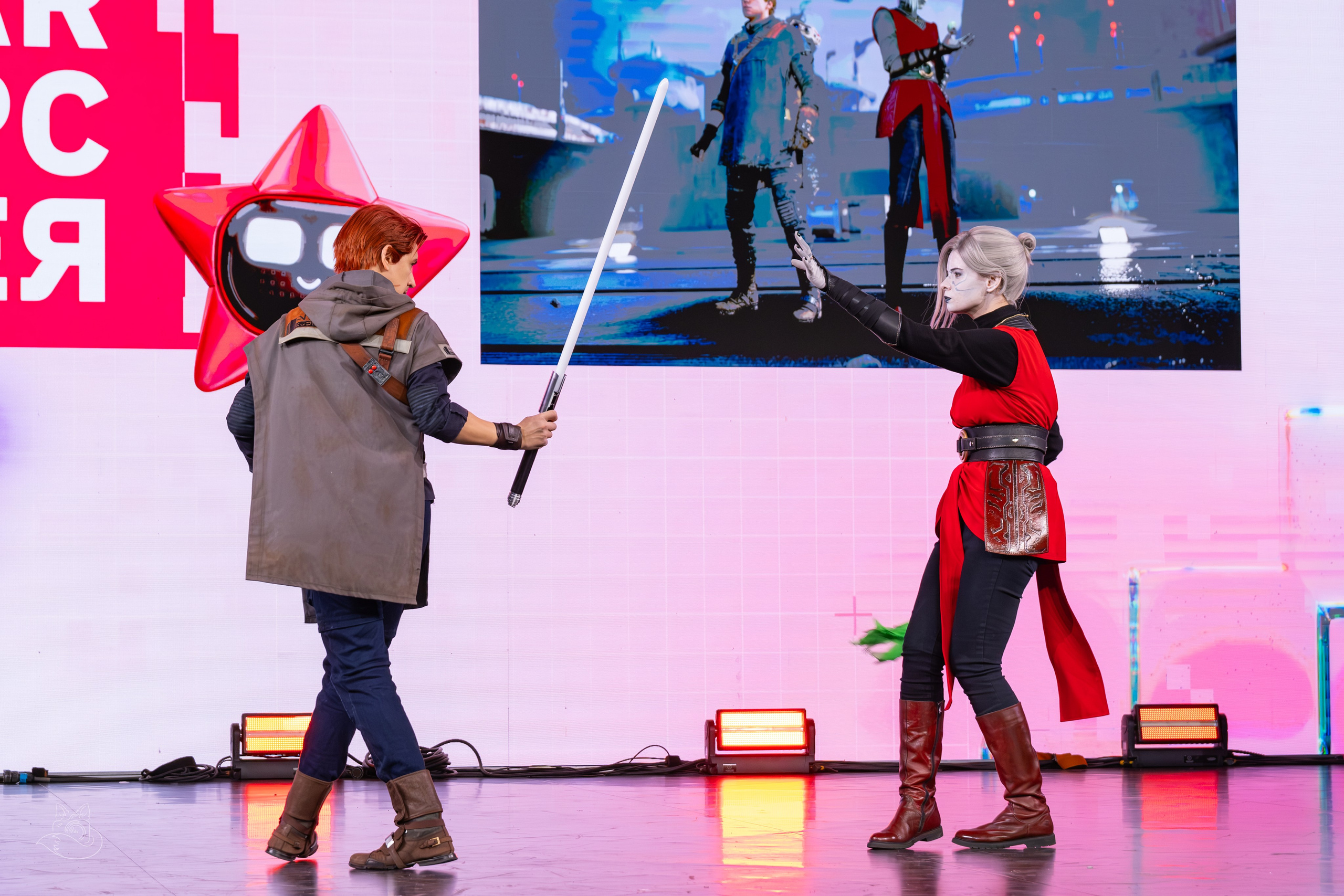 Сцена РЭД ЭКСПО 2024. Косплей фотограф