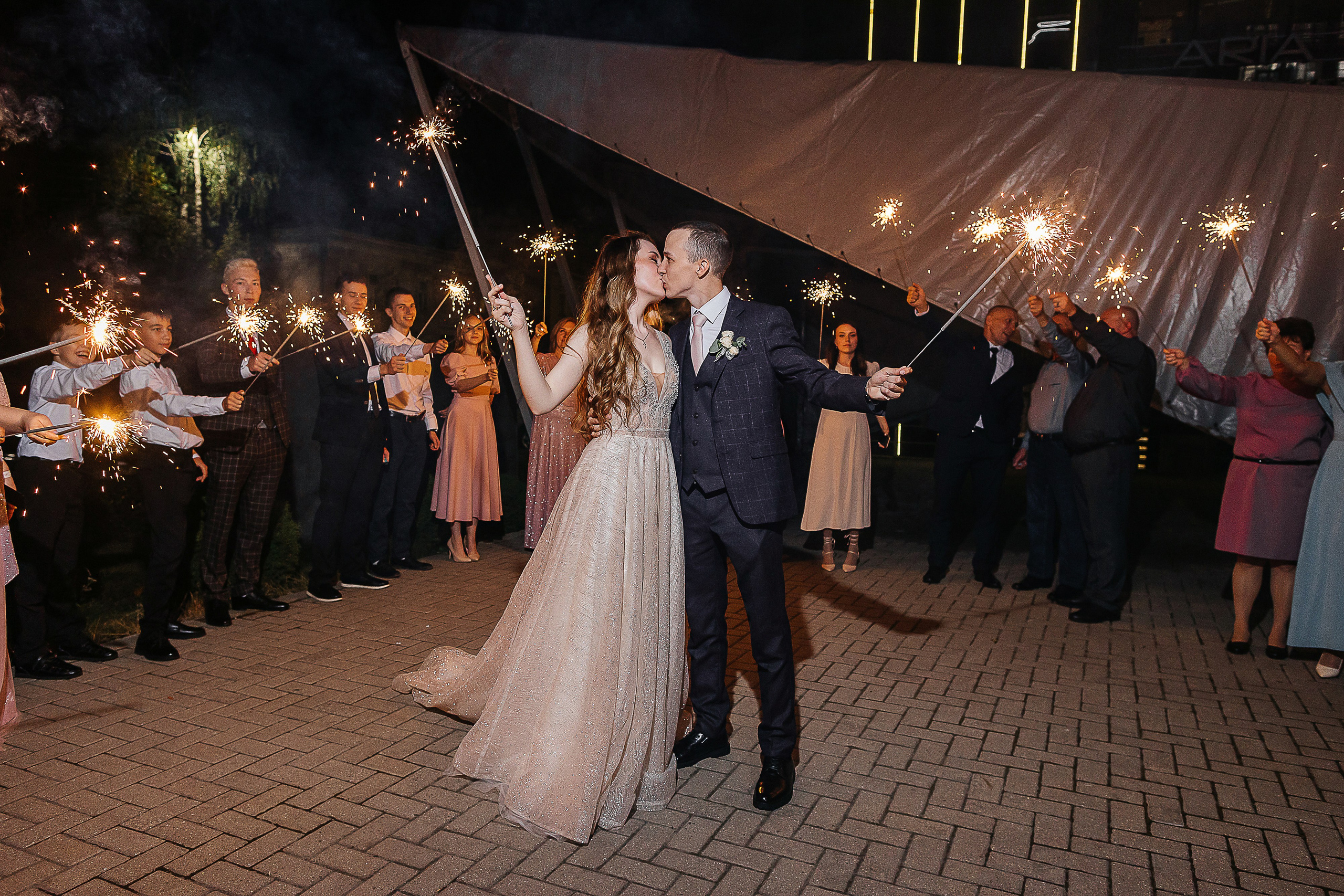 Роскошная выездная церемония в отеле. Олег Сверчков | Свадебный фотограф Вологда