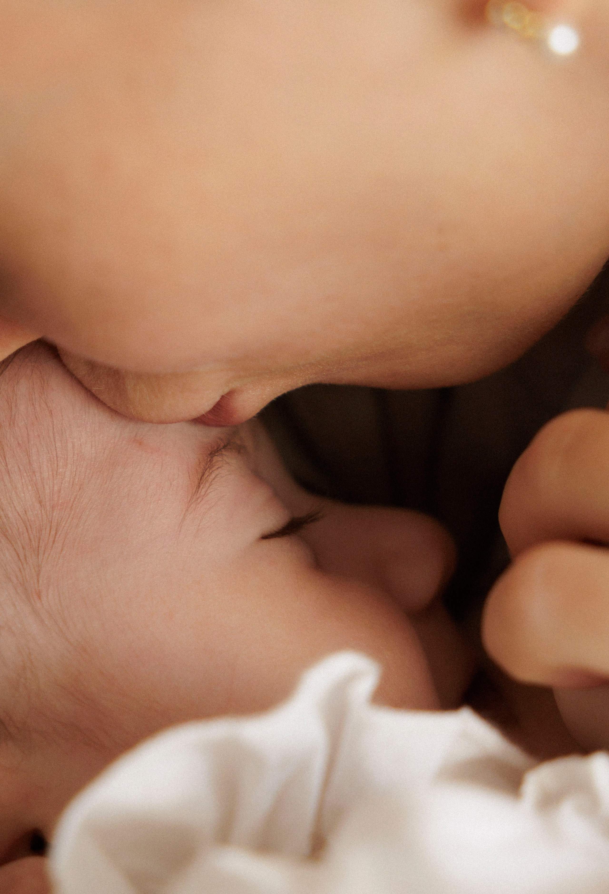 New born family photoshoot at home. Wedding and family photographer