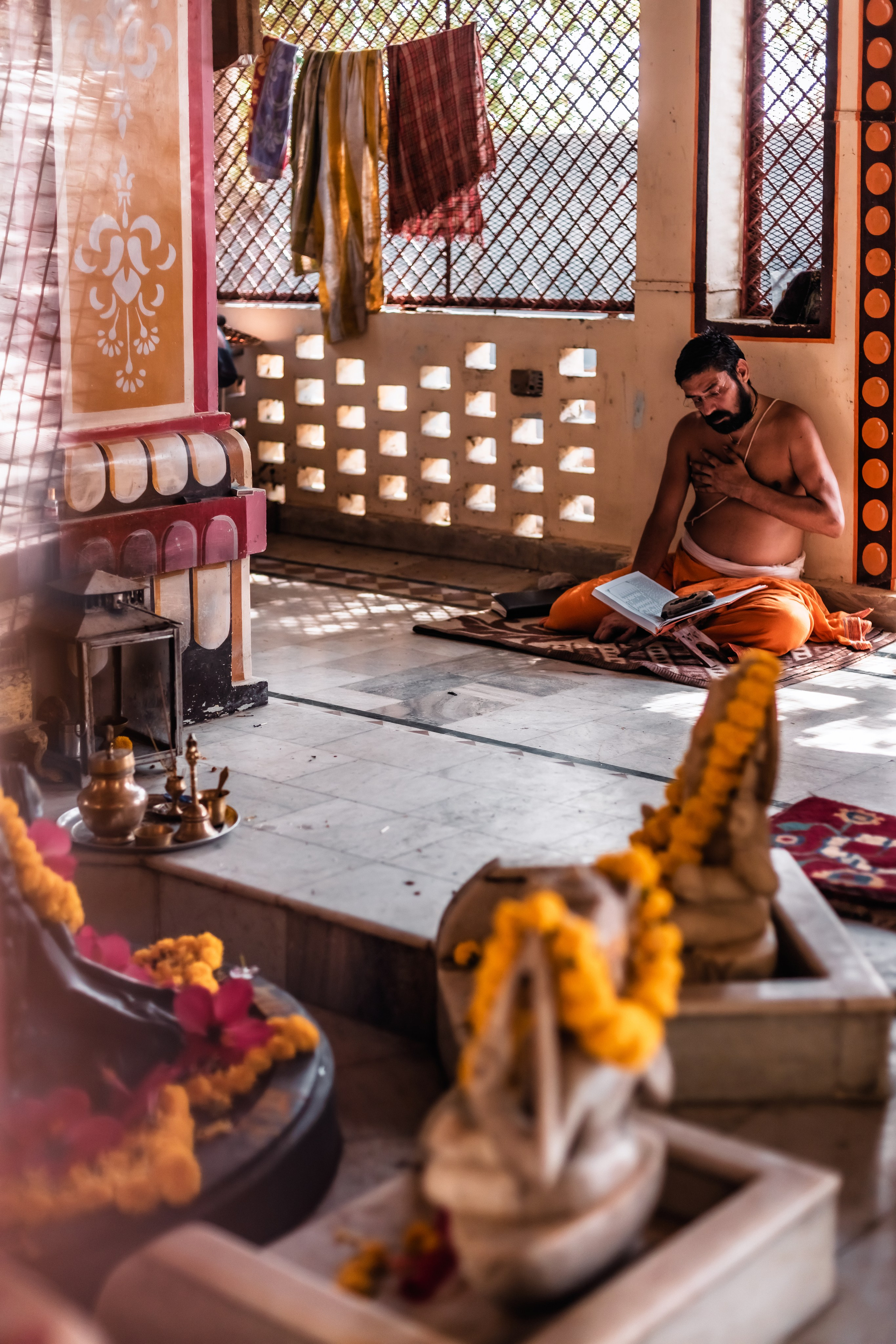 Devraha baba ji ashram life 2025. Mariam Bagdasaryan