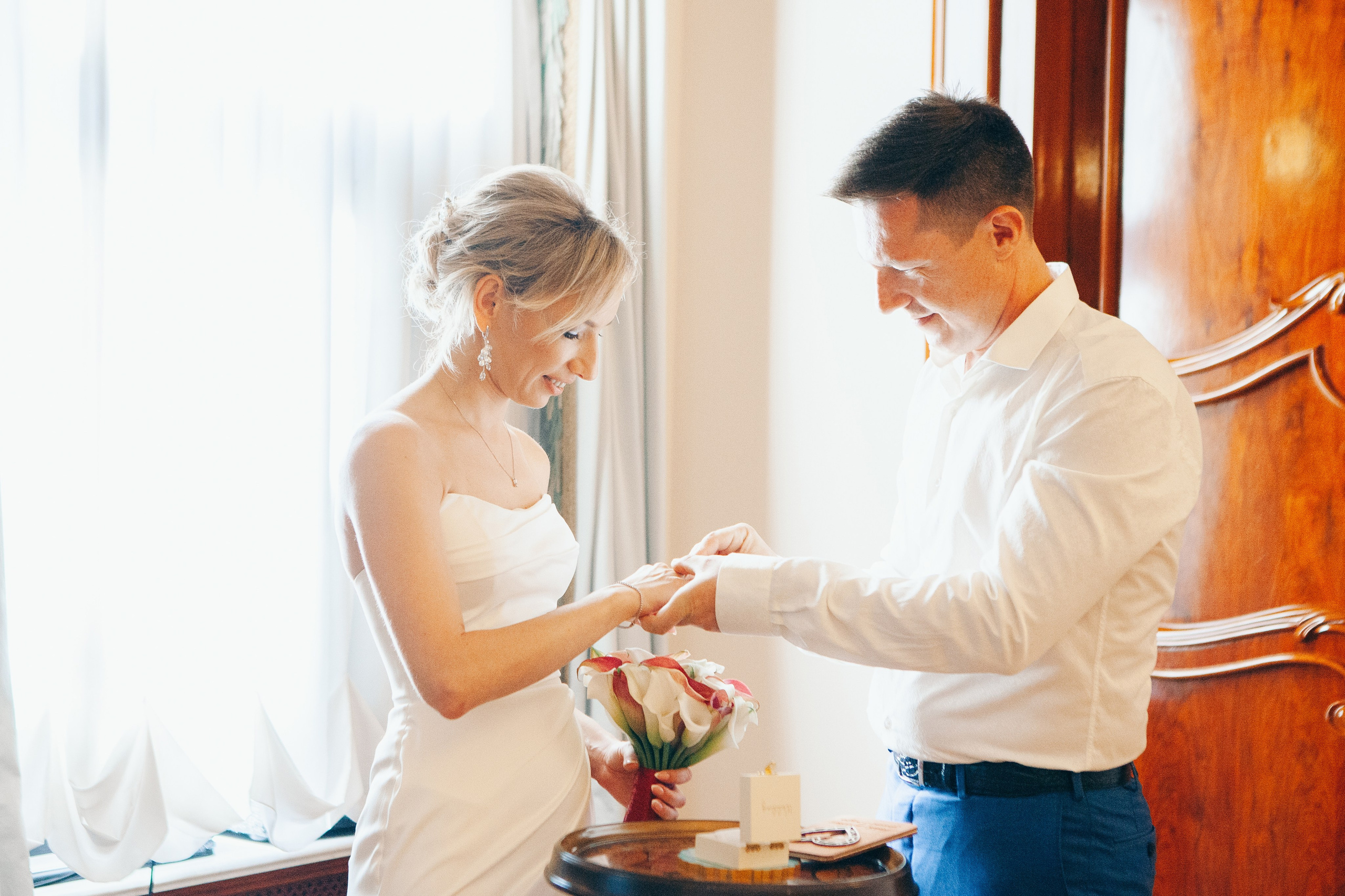 Утро невесты и фотосессия в гостинице radisson collection hotel moscow бывшая гостиница украина. Фотограф Ольга Ефремова