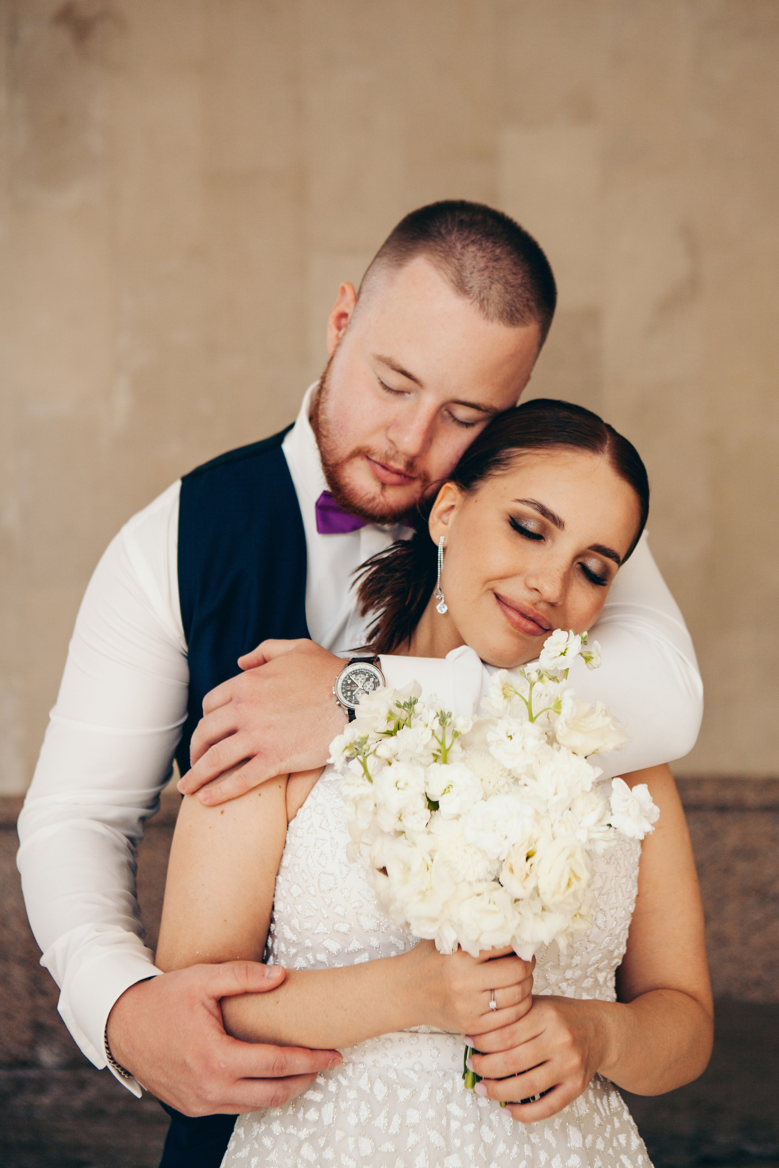 Свадебная фотосессия в отеле hartwell hotel и на патриарших прудах. Фотограф Ольга Ефремова