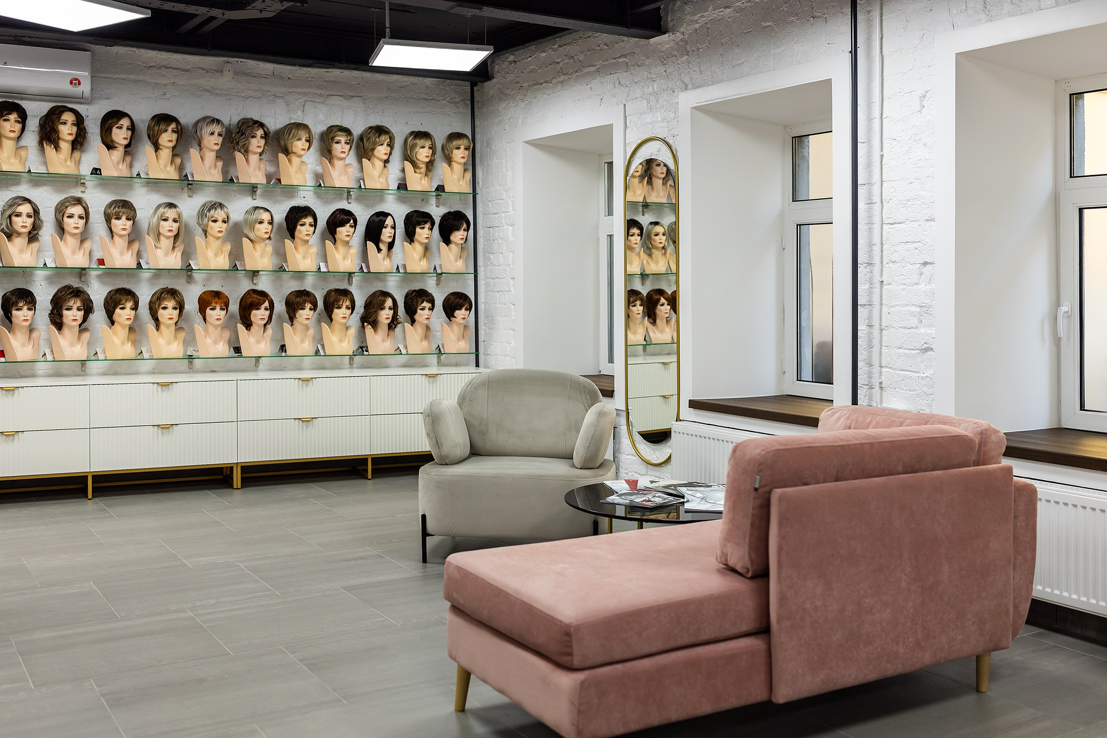 Дом париков. Фотосъемка интерьеров салона париков Шевю. Профессиональный Фотограф в Москве Андрей Славнов