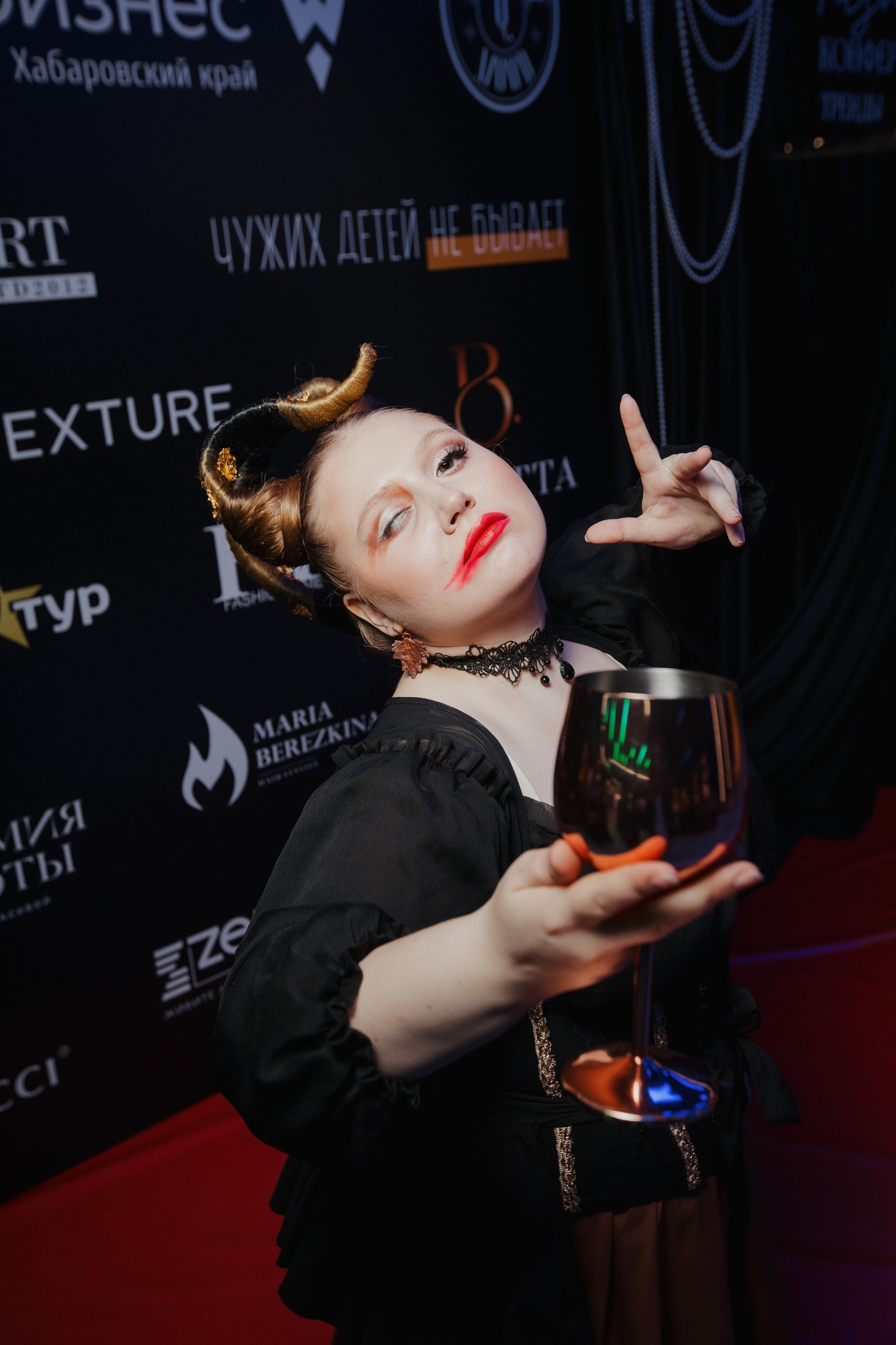 ФЭШН КОНФА. СВОИ. ФОТООТЧЕТЫ-СОБЫТИЯ-МЕСТА