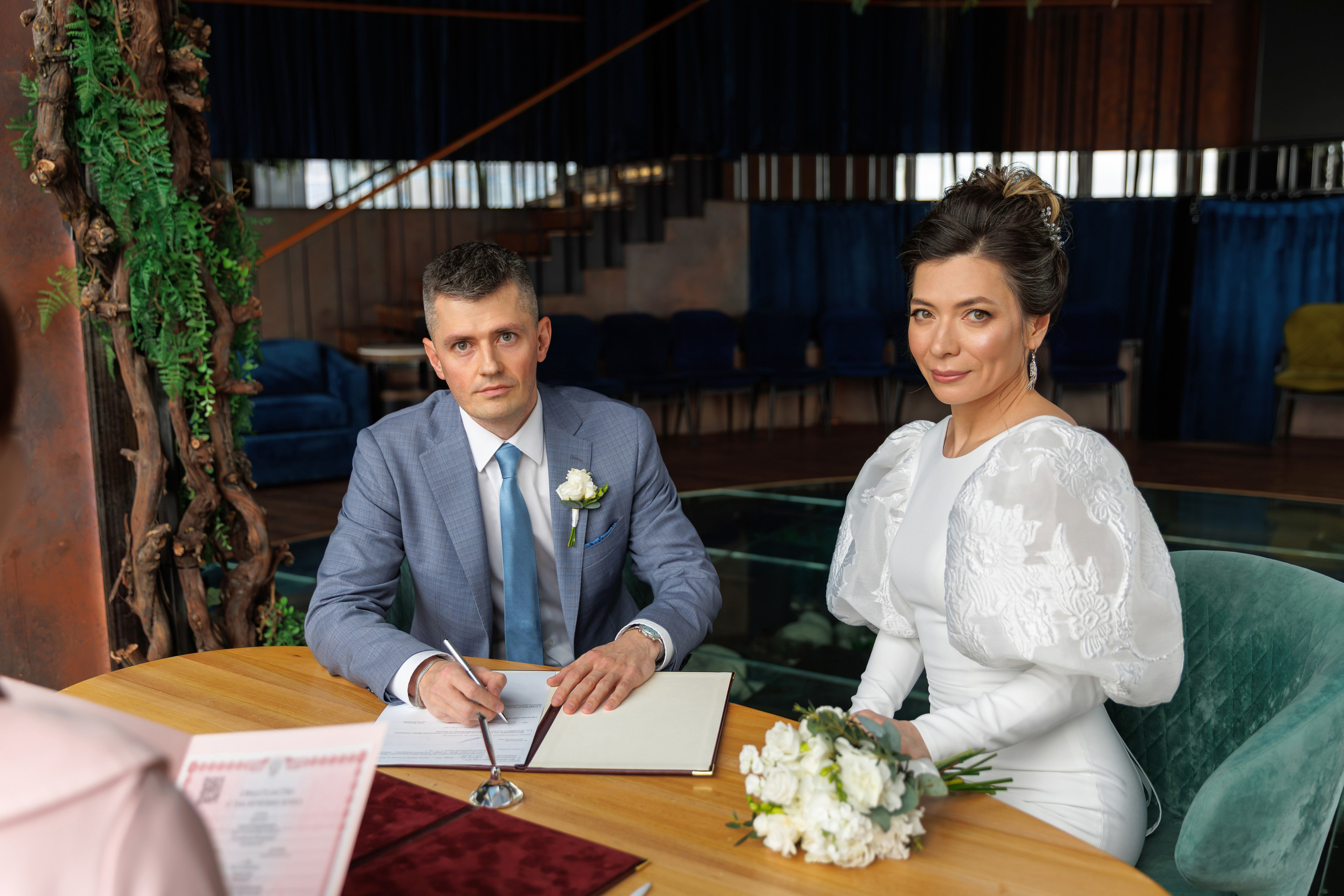 Свадебная фотосессия в библиотеке читальне им Пушкина. Свадебный фотограф Москва и МО Сергей Киржаев