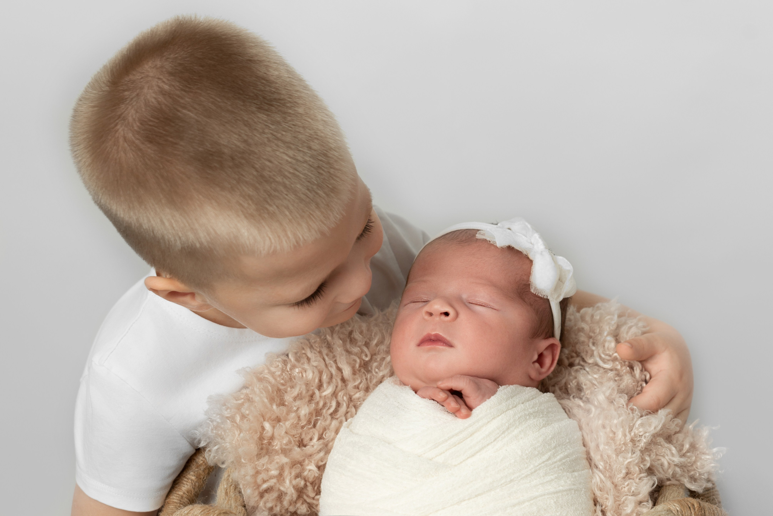 Ньюборн пакет Крепыш малышка Маргарита. Фотограф новорожденных в Нижневартовске Лара Курдюкова