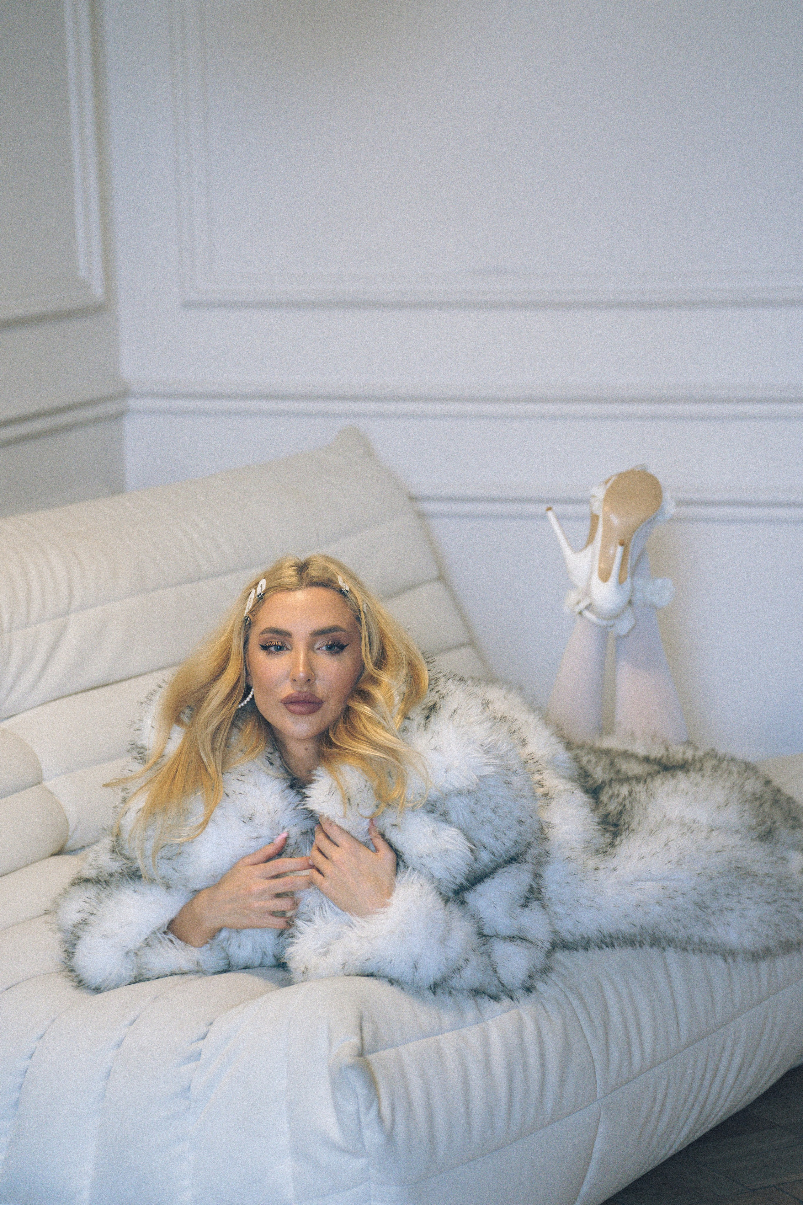 МИНИМАЛИЗМ В СТУДИИ НА ЧЕРНЫШЕВСКОЙ В СТУДИИ С БАЛКОНОМ. Профессиональный фотограф, Санкт-Петербург — Виктория Богомолова