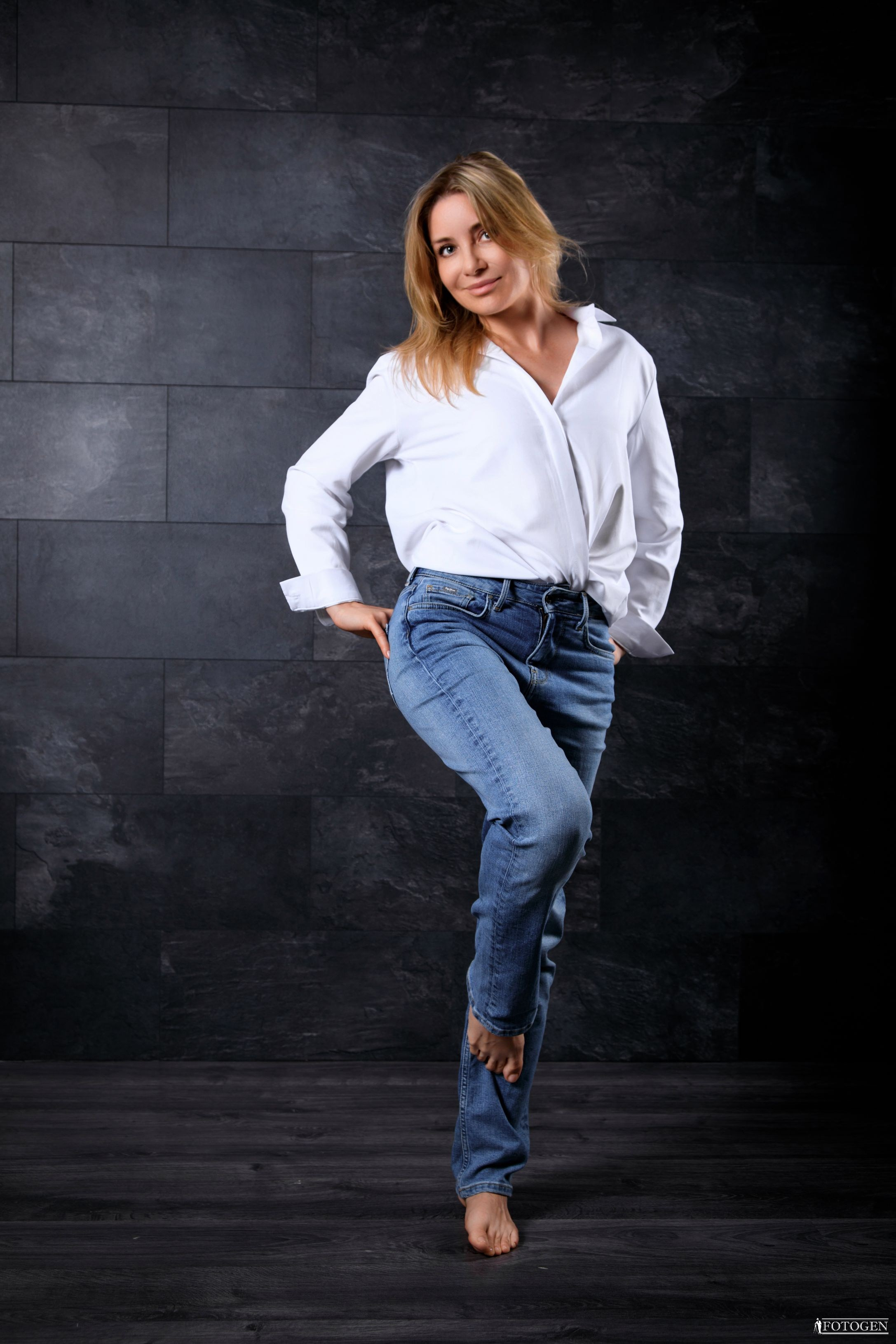 Гармония зрелости: Фотосессии для уверенных в Fotogen. Интерьерная фотостудия FOTOGEN г. Краснодар