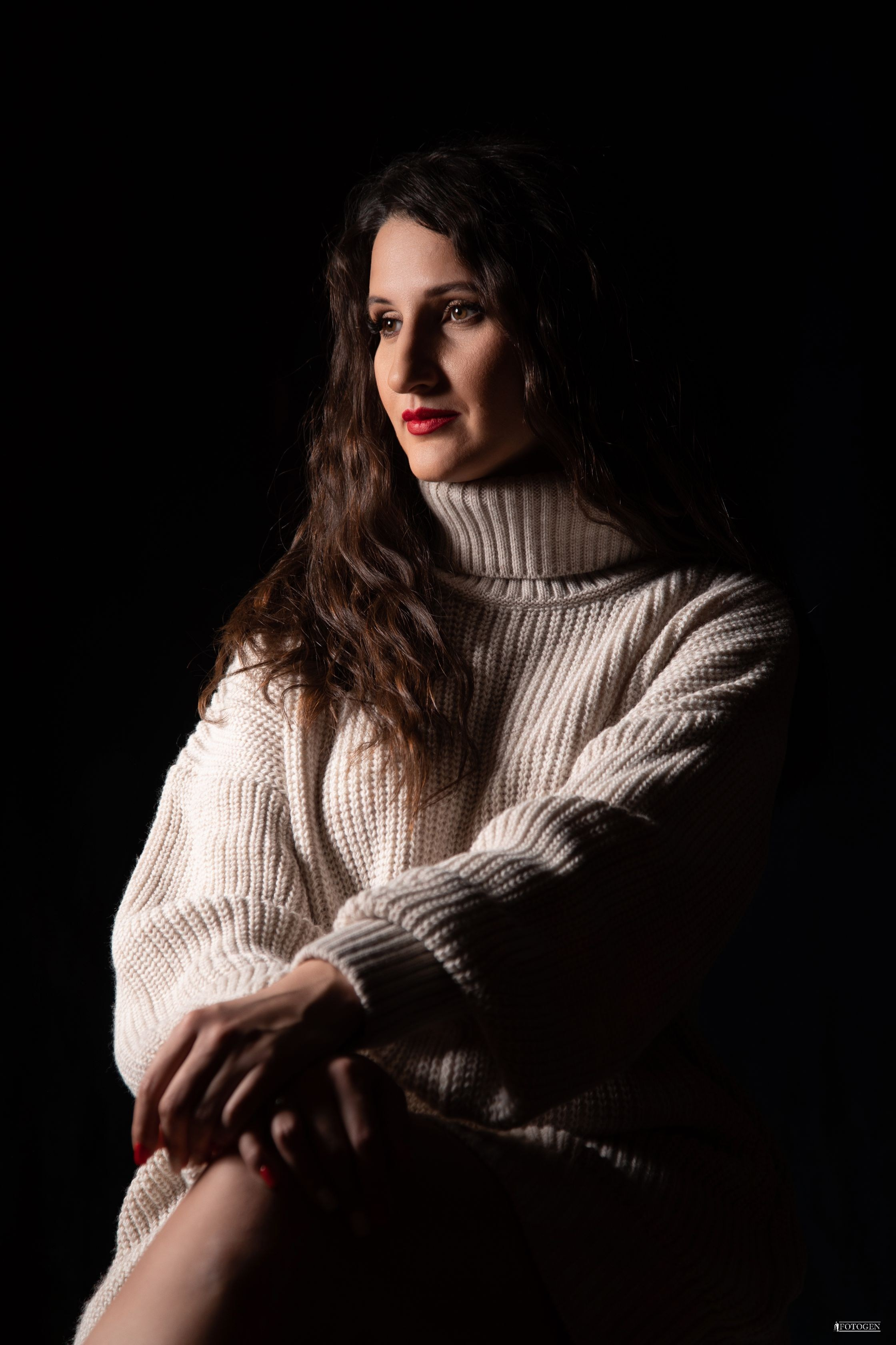 Гармония зрелости: Фотосессии для уверенных в Fotogen. Интерьерная фотостудия FOTOGEN г. Краснодар