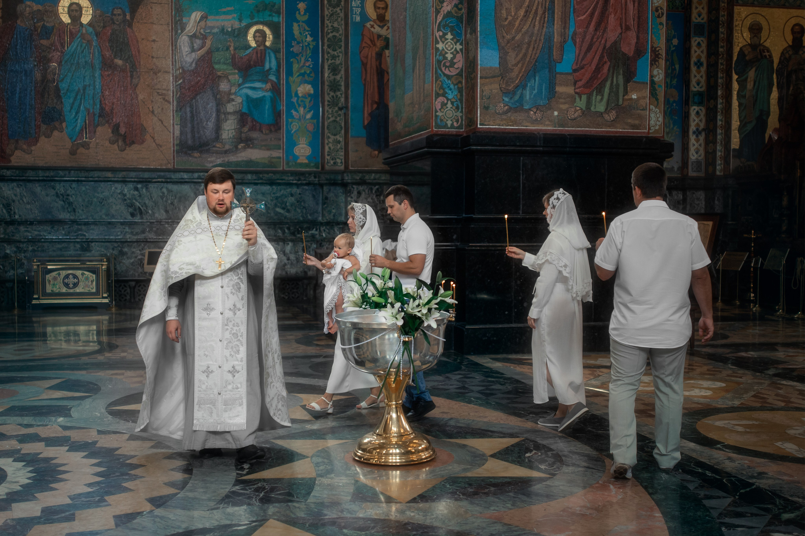 Таинство Крещения в Спасе на Крови. Фотограф на крещение и венчание, семейный фотограф в Санкт-Петербурге