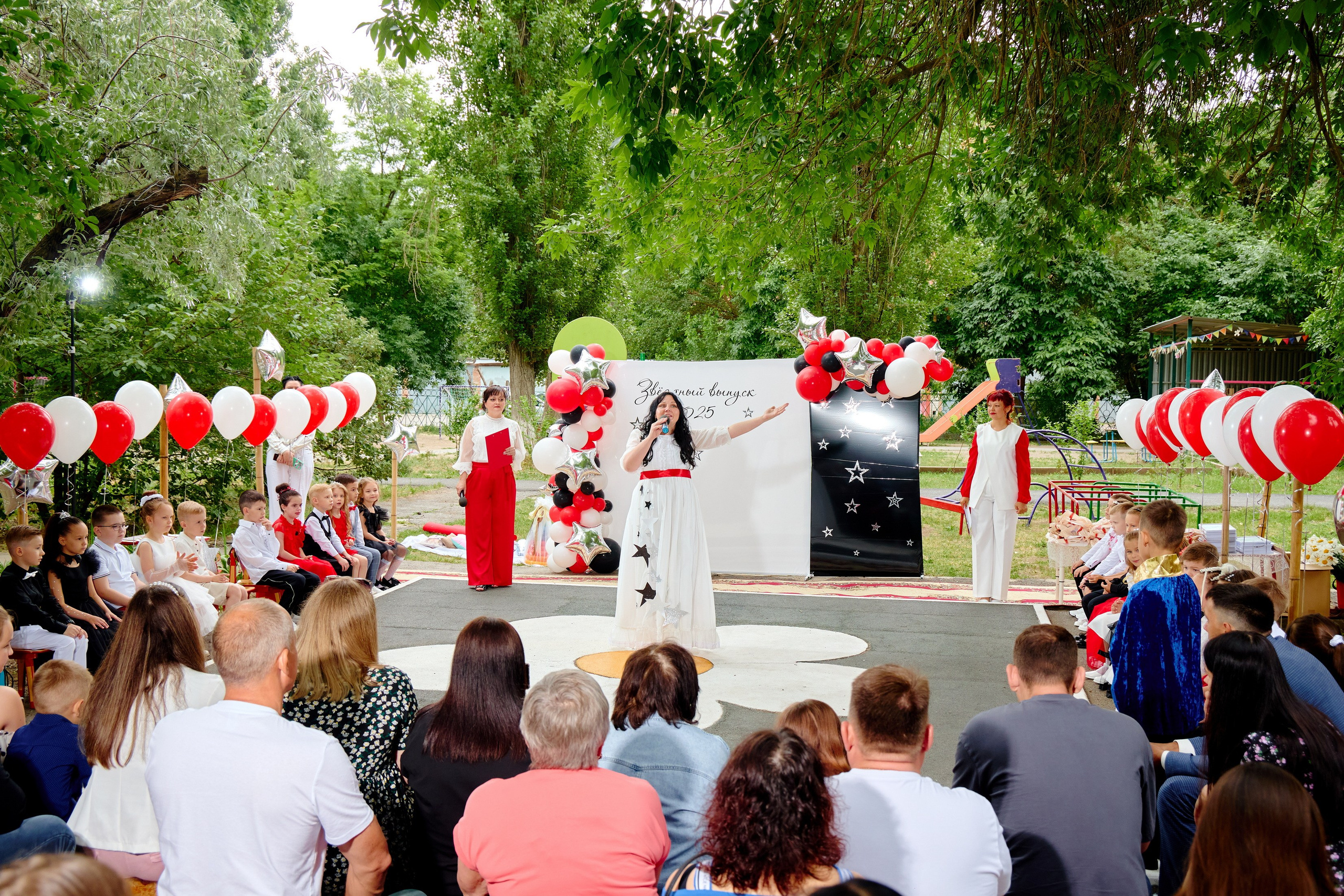 Выпускной 45 сад. Фотограф Выпускные альбомы Таганрог Сергей Коробченко