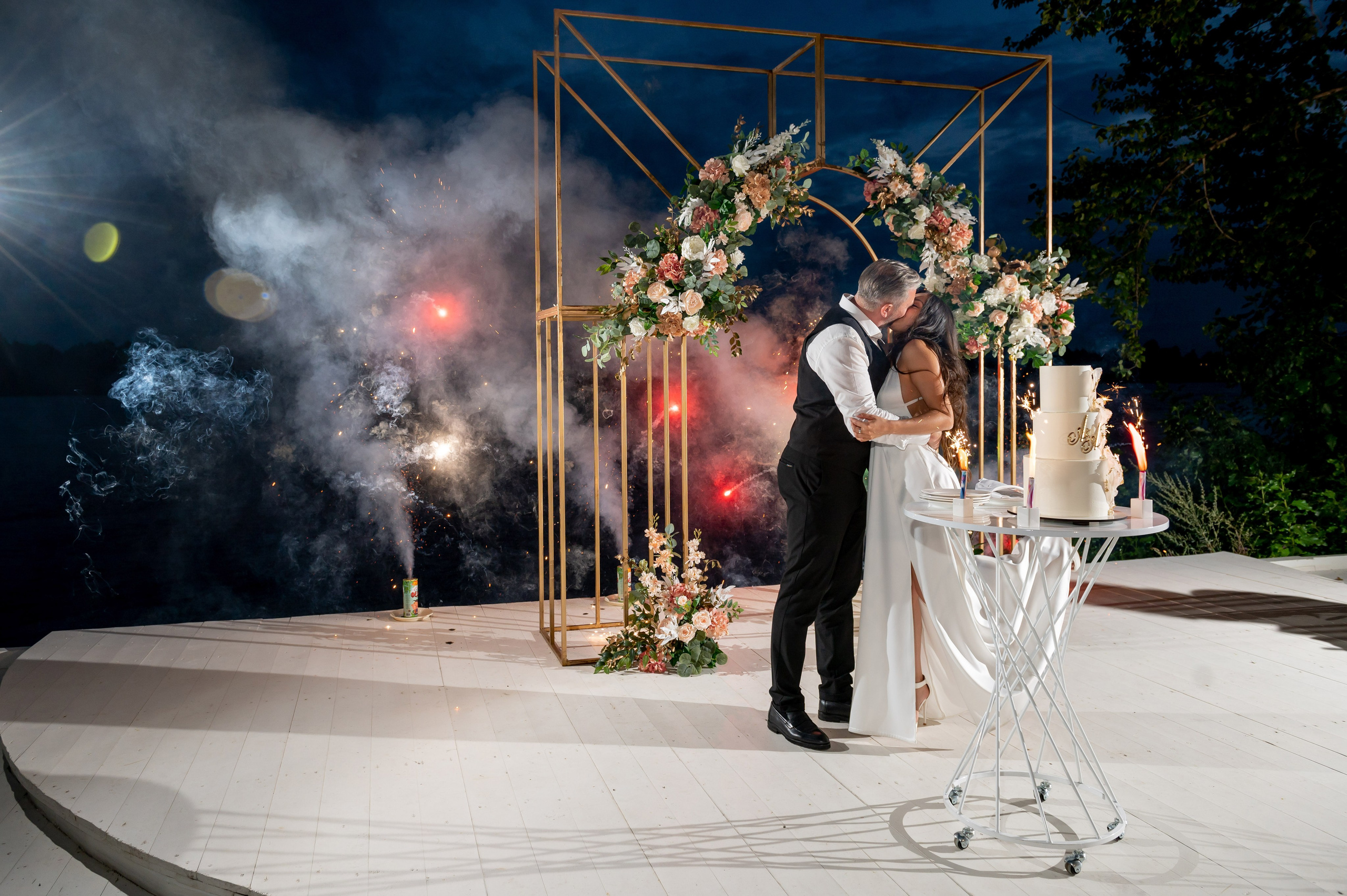 Классическая свадебная фотосессия Аины и Антона по самым красивым местам для свадебной прогулки в Санкт-Петербурге. Портретный, семейный и свадебный фотограф в Санкт-Петербурге и в Пушкине Ширяев Денис