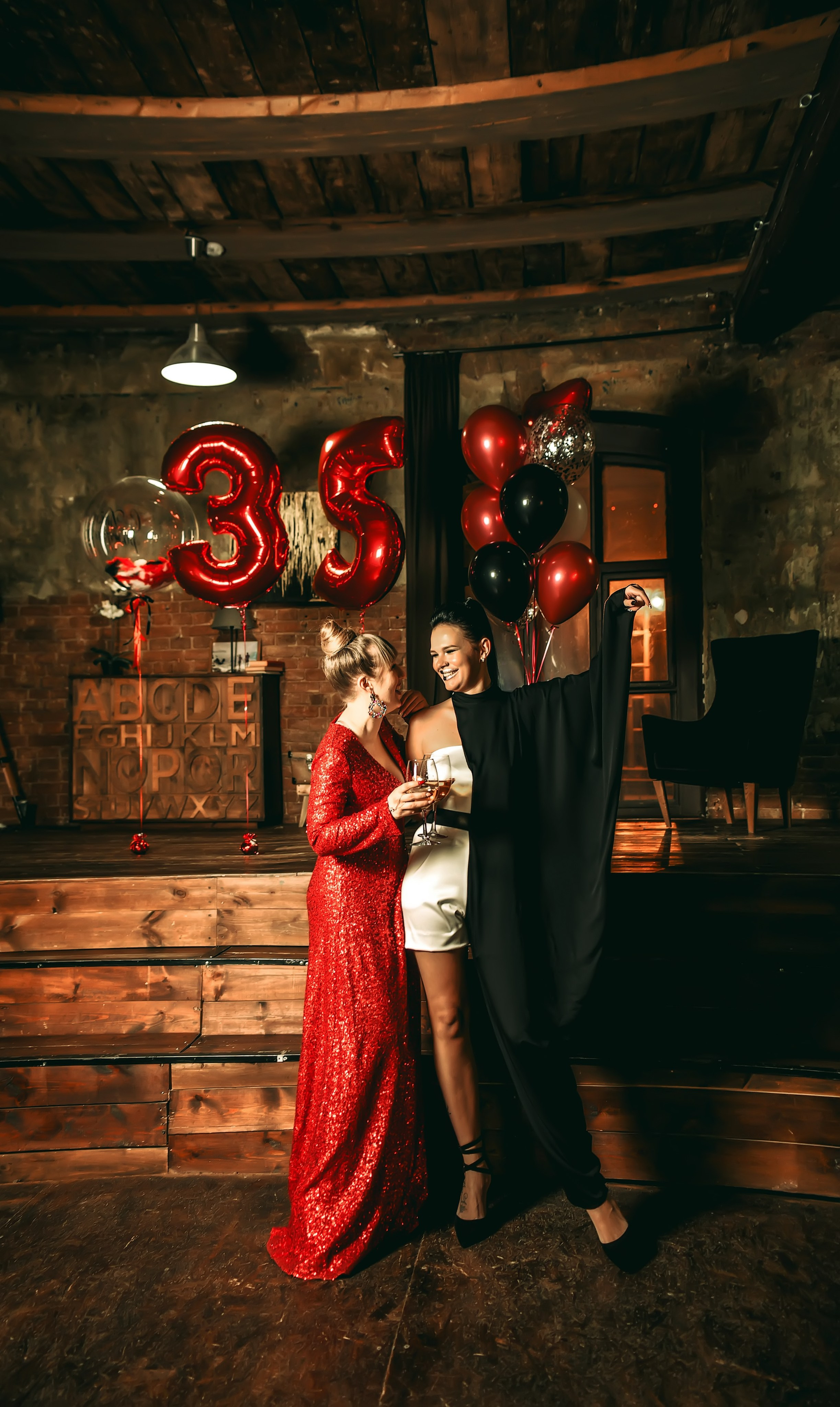 Тематическая вечеринка на юбилей 35 лет. Свадебный, семейный, детский, контент фотограф в Омске Максим Ильин