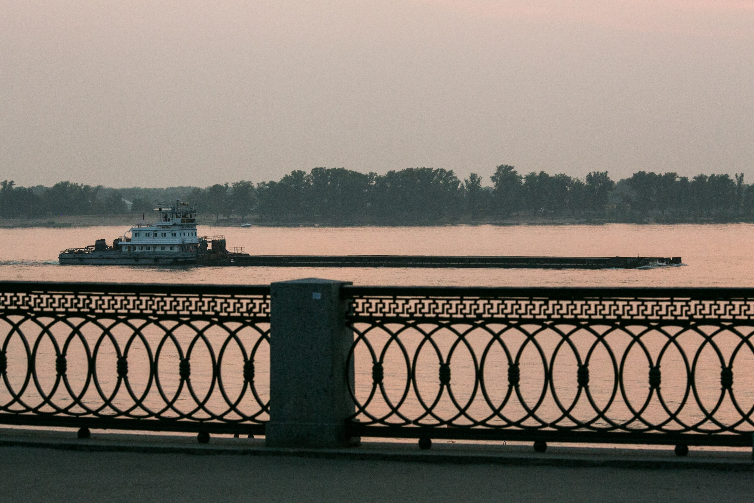 Love Story на набережной в Самаре. Свадебный фотограф, видеограф в Самаре, Самарской области. Видеосъемка