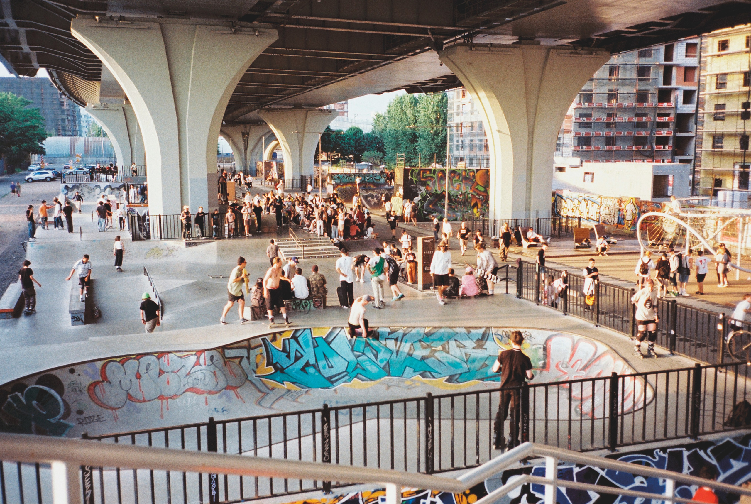 Фотографии цветные. Свадебный и семейный пленочный фотограф в Петербурге Истомина Ирина