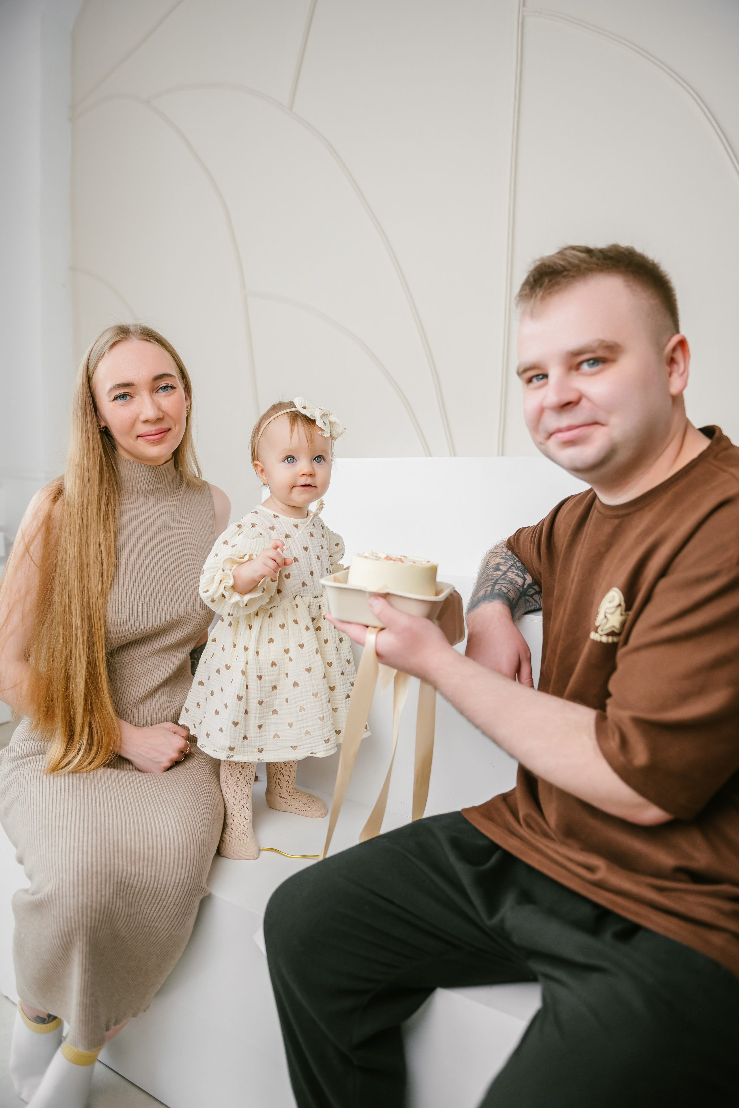 Семейная фотосессия в студии WOOD Кемерово