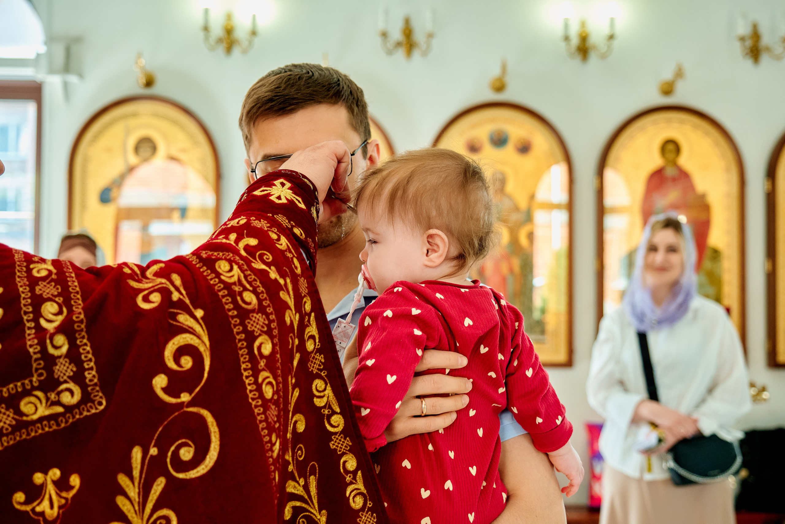 Крестины близняшек. Храм Св. Серафима Саровского. Фотограф Таганрог Анна Трайжон