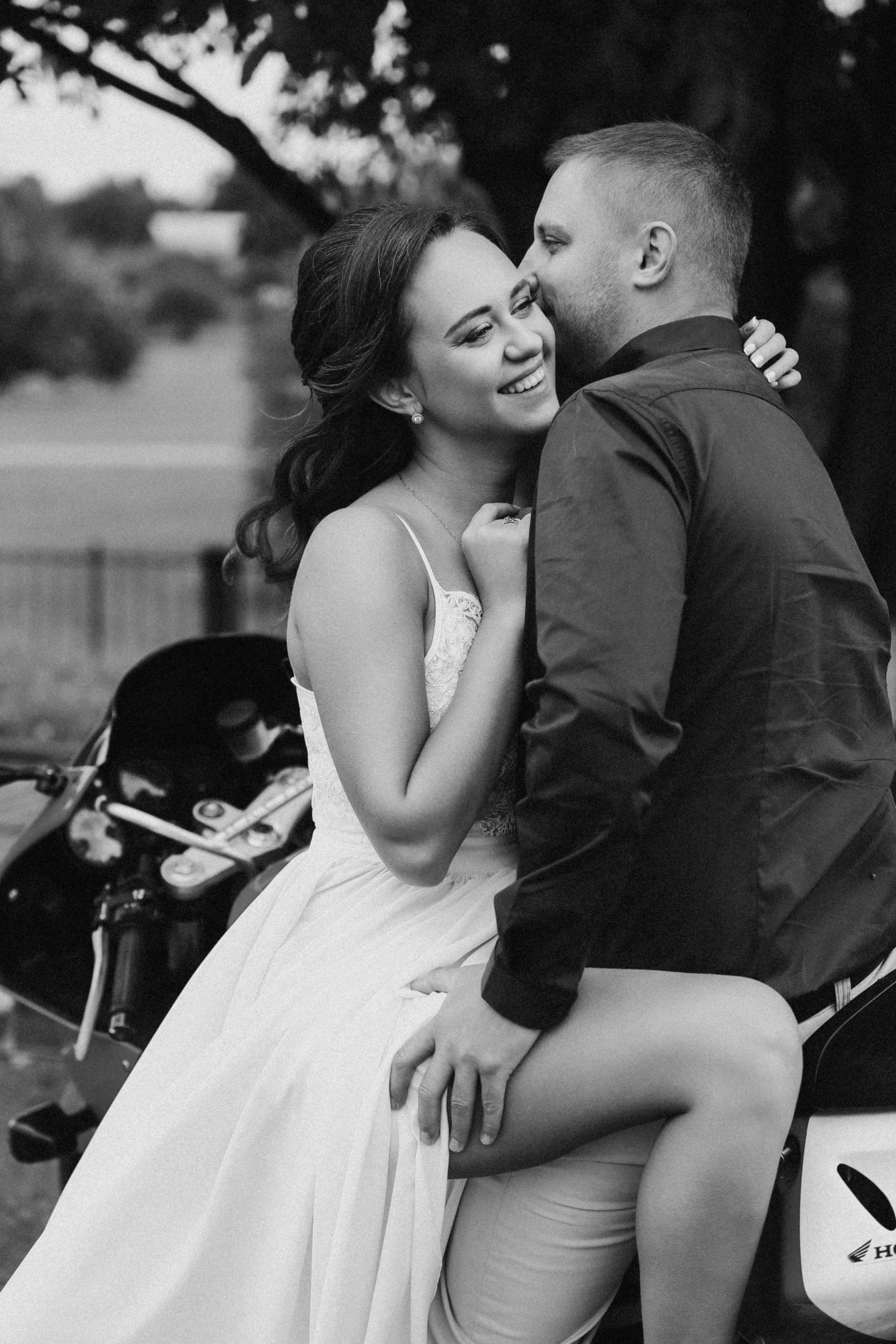 Свадебная прогулка в Ч\Б. Фотограф Антон Чупринин