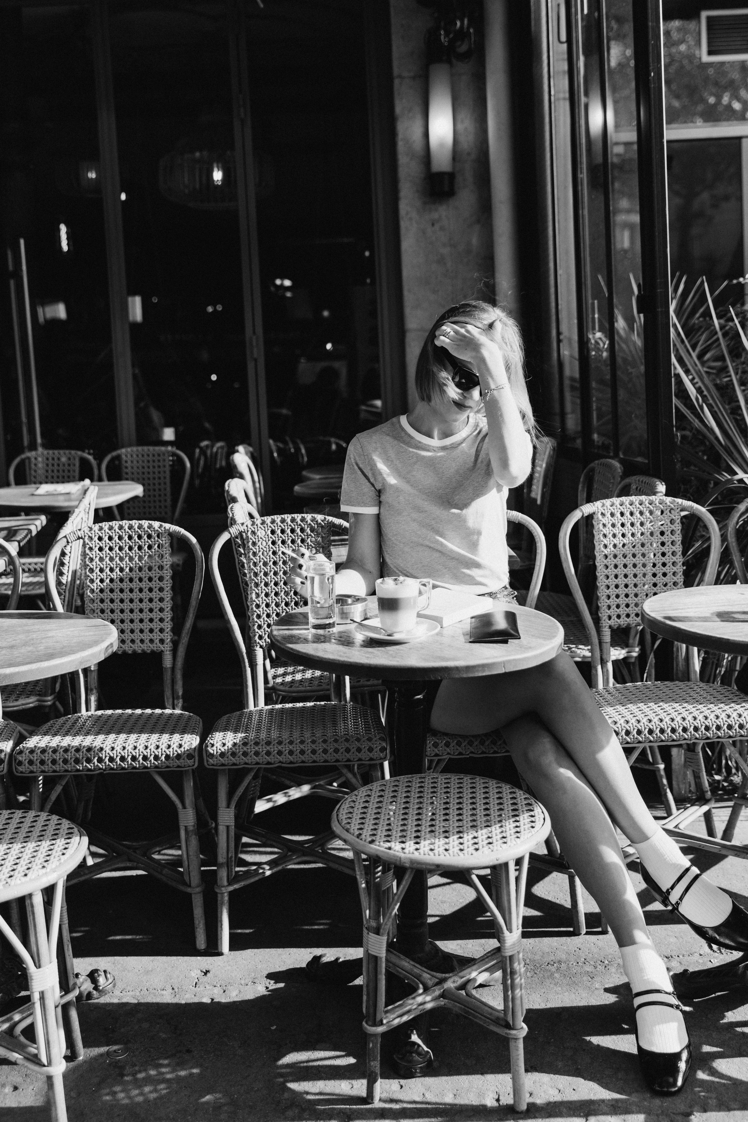 September sun. Photographer in Paris