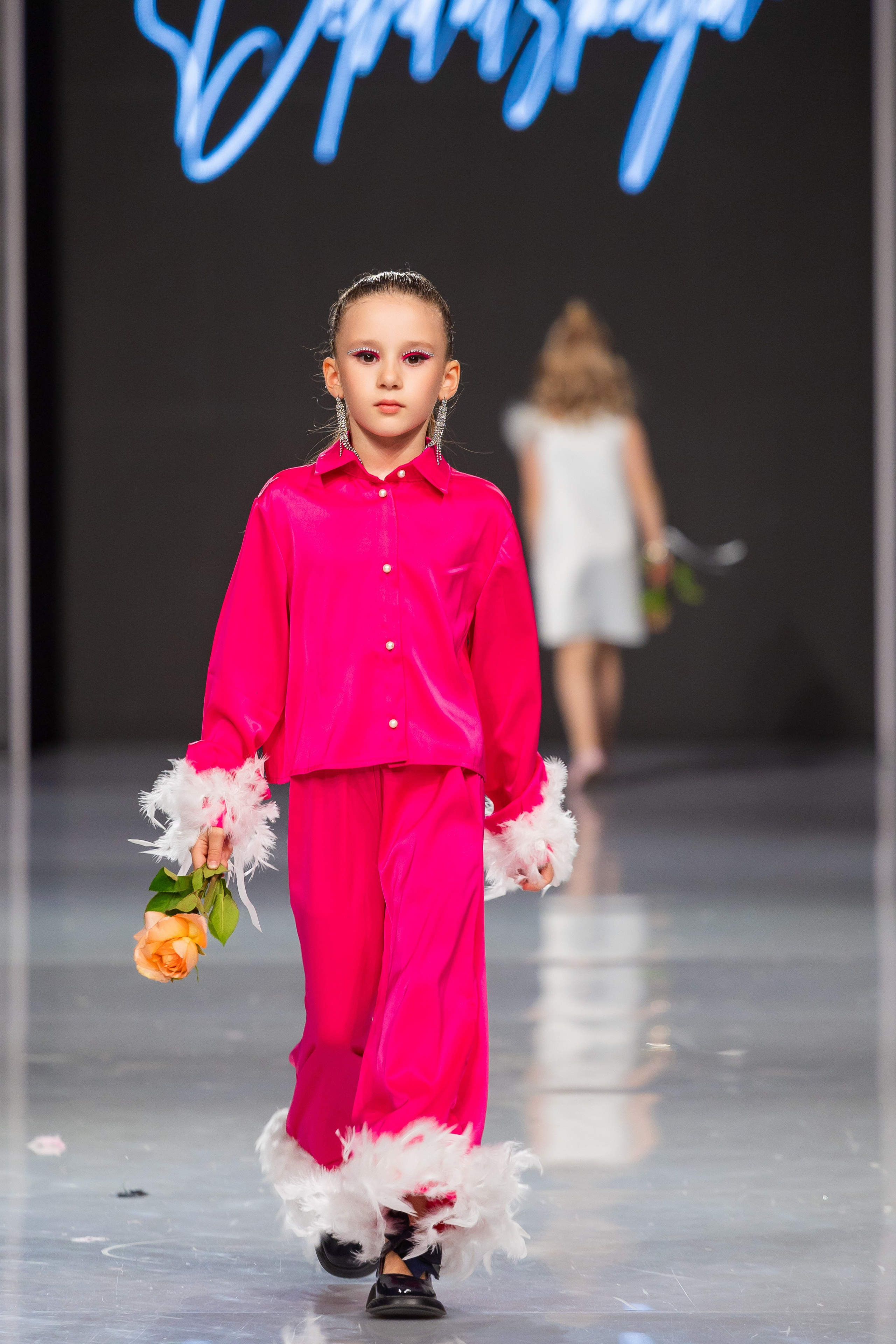 Estet Fashion Week. Photomantis